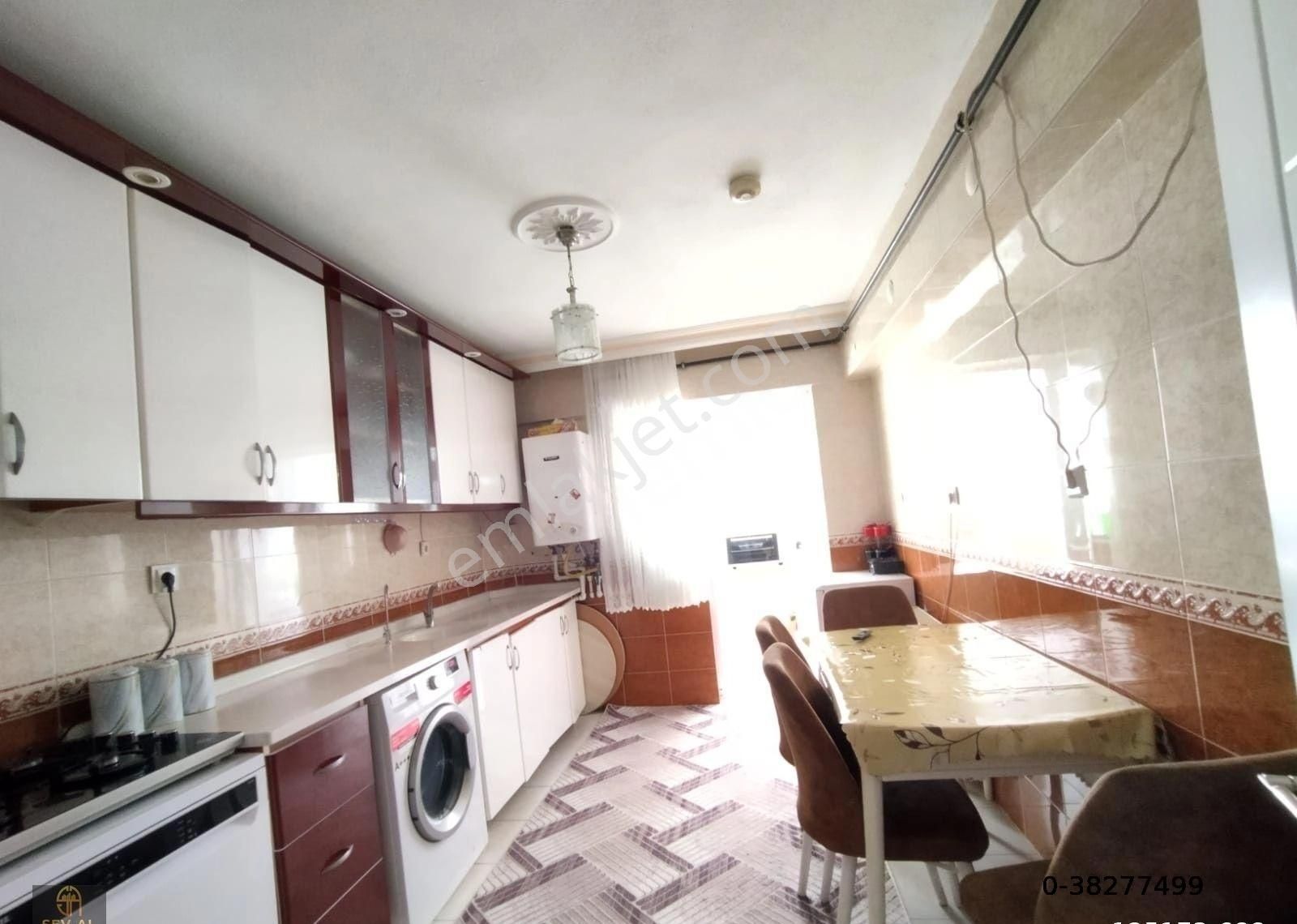 Keçiören Yeşiltepe Satılık Daire YEŞİLTEPE MAHALLESIN DE  CADDEYE YAKIN KATTA BAĞIMSIZ 3+1 DAİRE