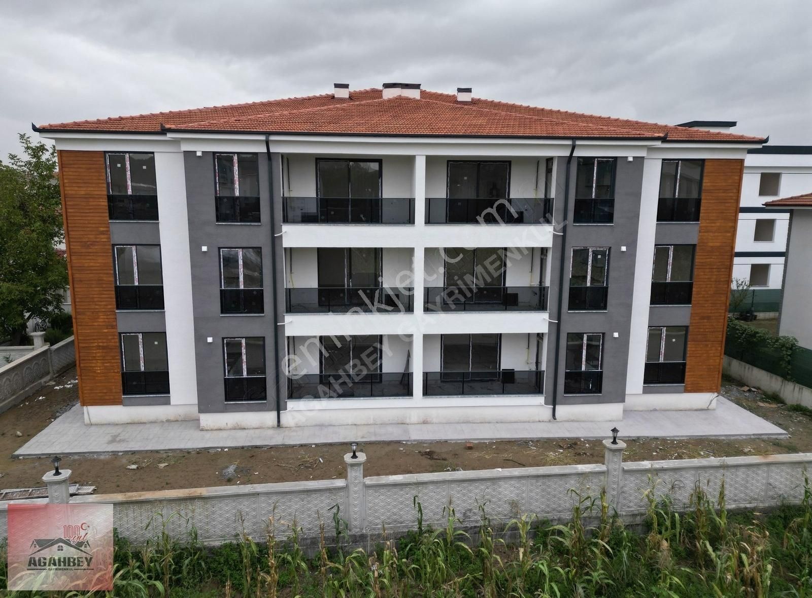 Arifiye Fatih Satılık Daire AGAHBEY'DEN FATİH.MAH.3.KAT ÖN CEPHE 125M2 LÜX DAİRE