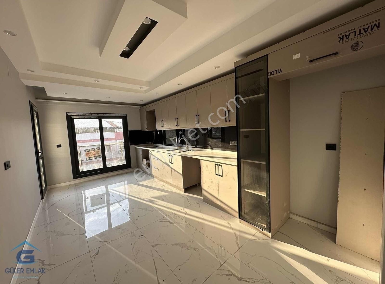 Turgutlu Ergenekon Satılık Daire ERGENEKON MH. PEKDEMİR AVM CİVARI 138 m2 3+1 YERDEN ISITMA DAİRE