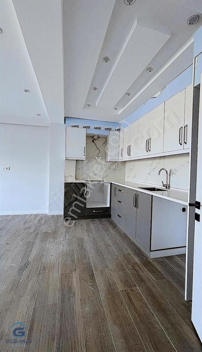 Turgutlu Cumhuriyet Satılık Daire CUMHURİYET MAHALESİNDE AÇIK 3+1 SATILIK DAİRE