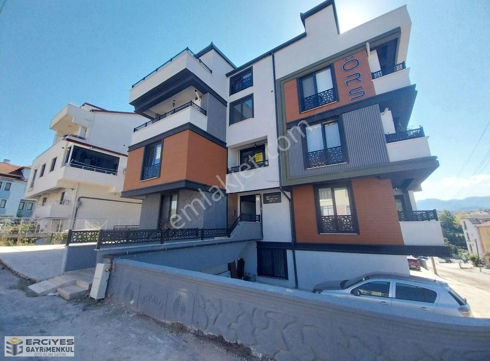 Başiskele Serdar Satılık Daire BAŞİSKELE SERDAR MAH. 3+1 ARA KAT ÖN CEPHE SATILIK DAİRE