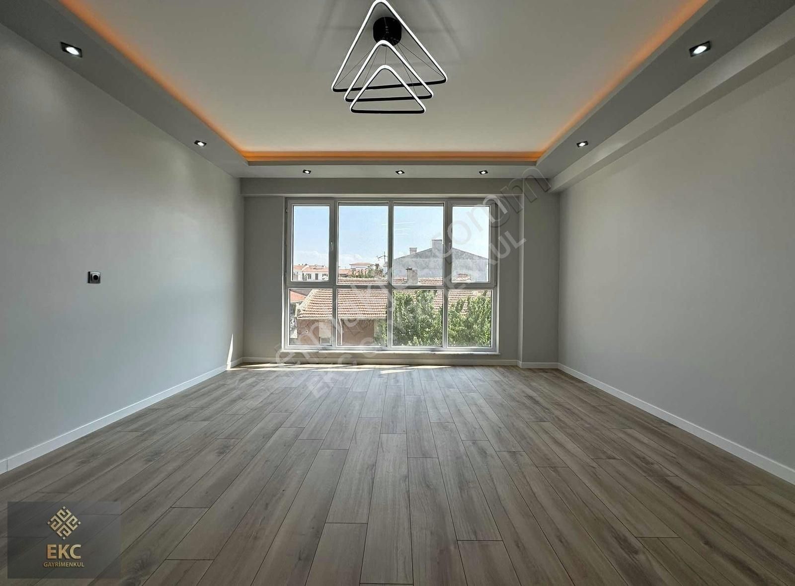 Tepebaşı Çamlıca Satılık Daire (ekc) Çamlıca'da Lüks Özel Garaj-ebeveyn Banyo-3+1 135m2 Daire