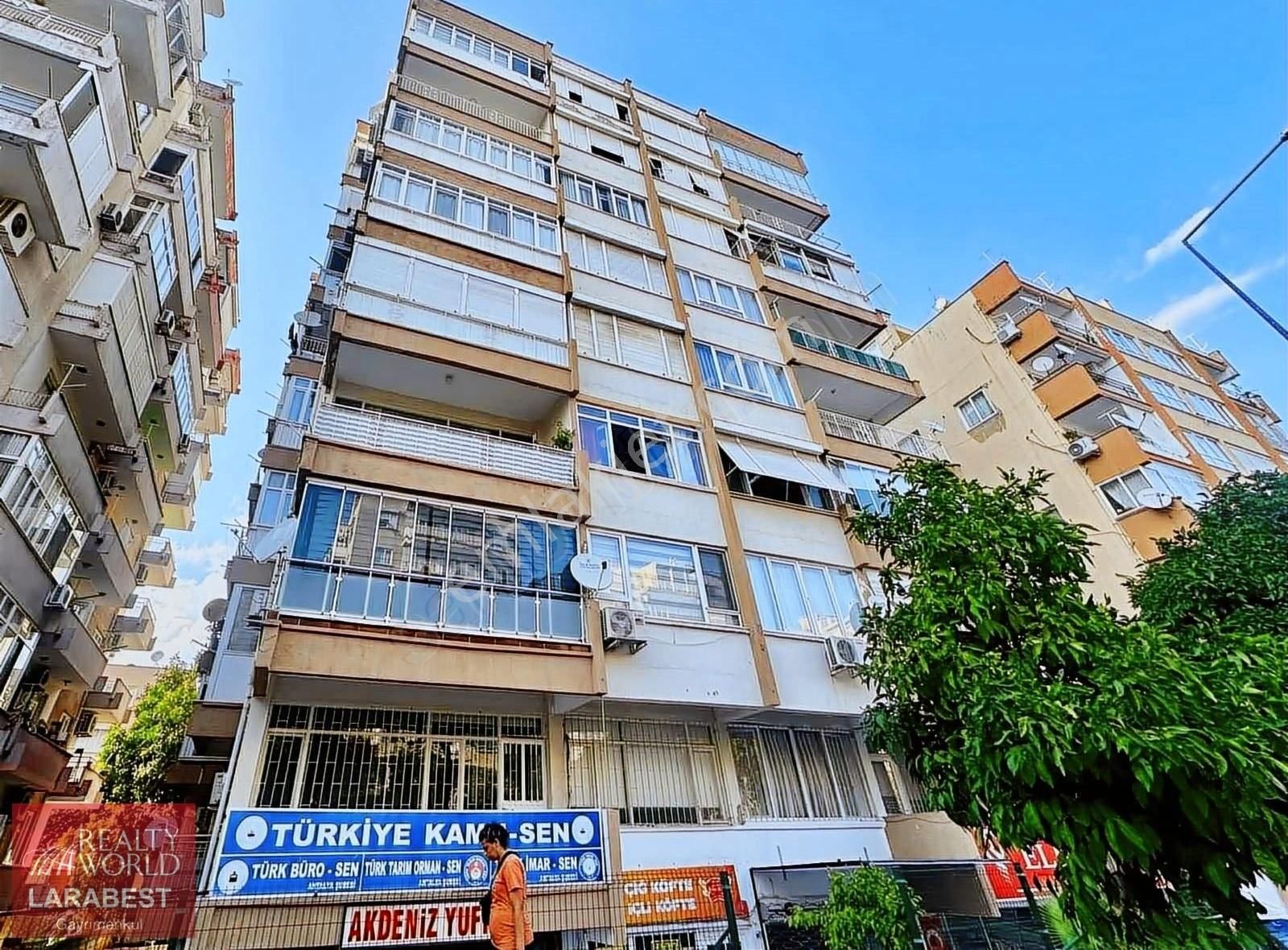 Muratpaşa Altındağ Satılık Daire BERRİN KAVCAR'DAN ANTALYA TRT CADDESİNDE SATILIK GİRİŞ KAT DAİRE