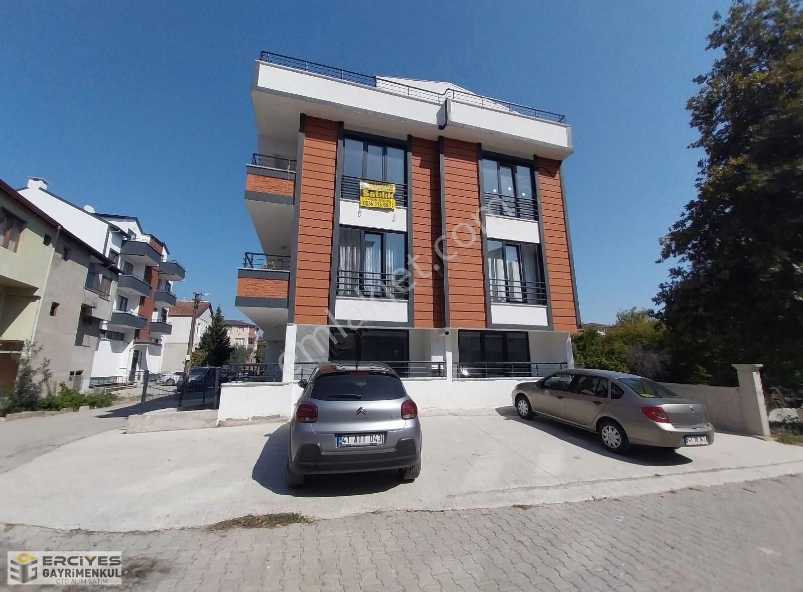 Gölcük Çiftlik Satılık Daire GÖLCÜK ÇİFTLİK MAH. 3+1 ÇATI DUBLEKS 155 M2 DAİRE SATILIK