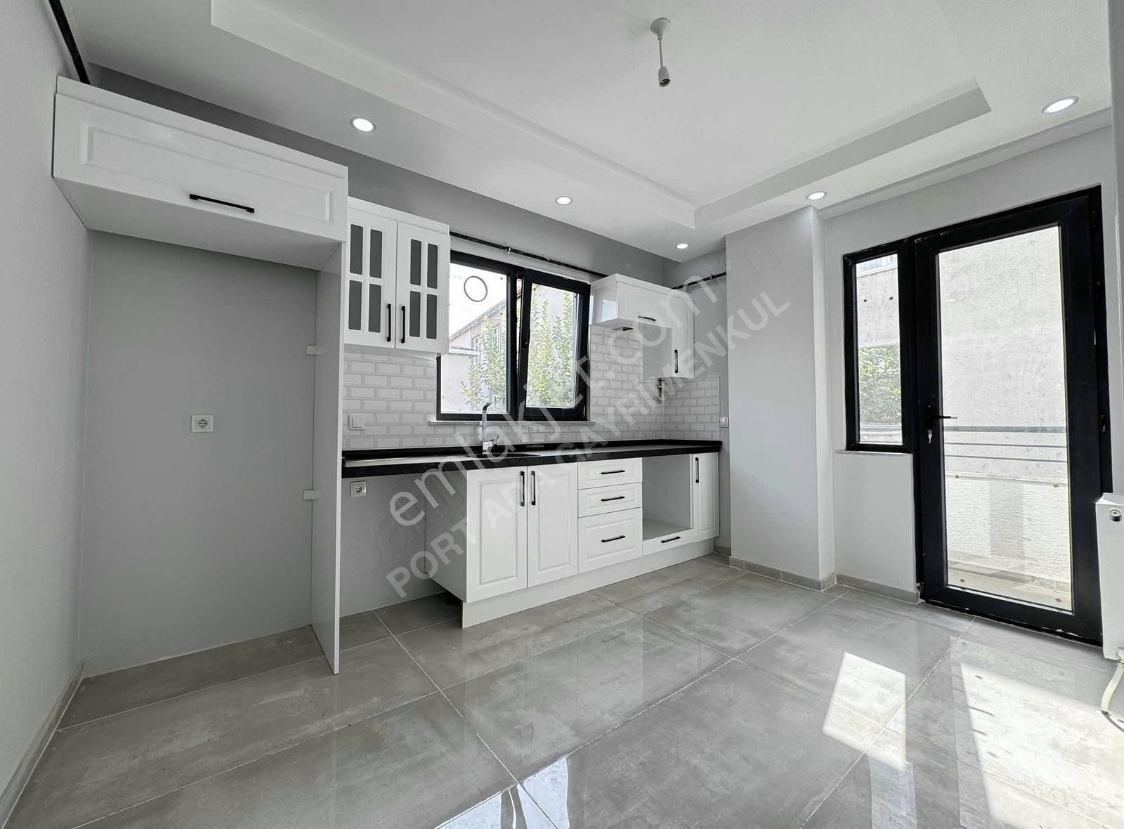 Darıca Kazım Karabekir Satılık Daire İSTASYON CADDESİ VE ÇINAR MEVKİ 3+1 120M² SIFIR LÜKS ARA KAT