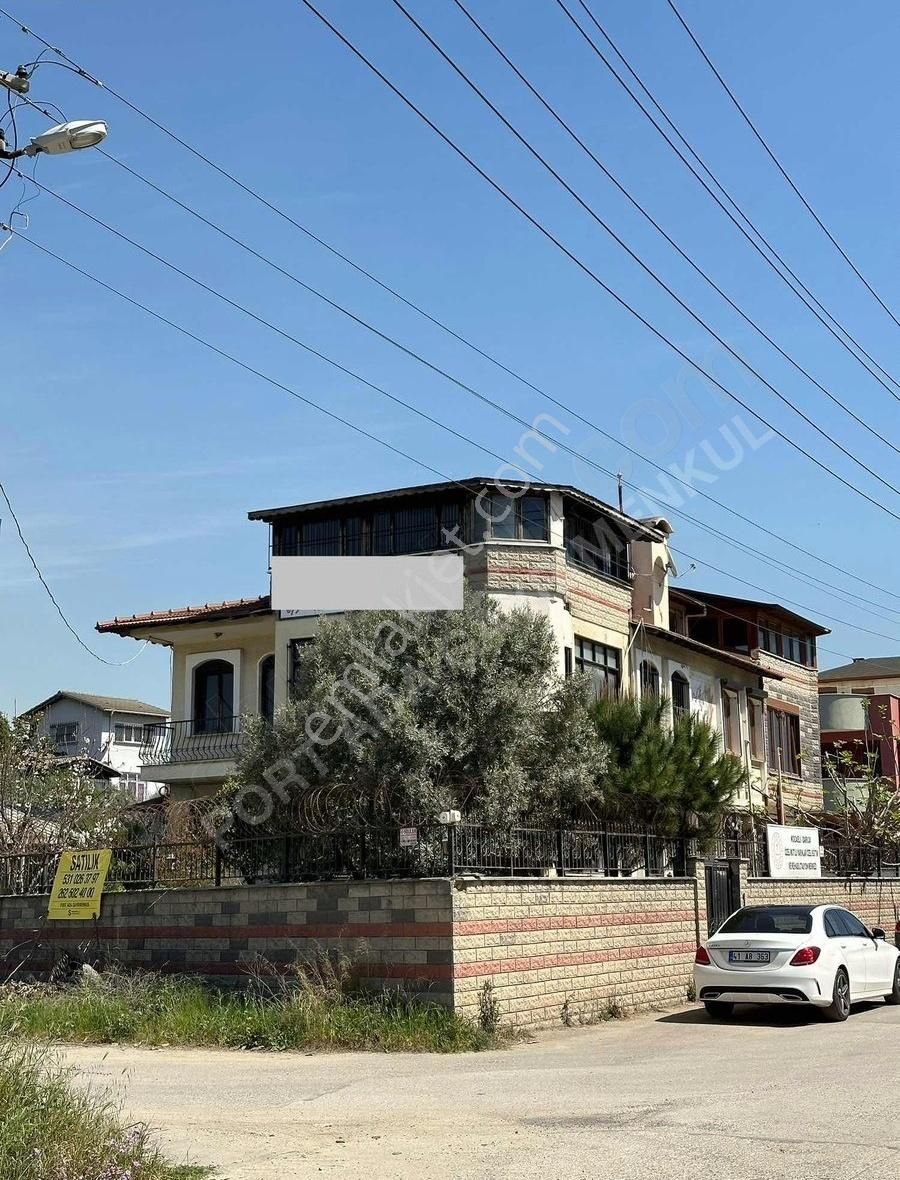 Darıca Cami Satılık Villa PORT ADA'DAN 280 m2 ARSA İÇİNDE 280 m2 MÜSTAKİL TRİPLEX VİLLA