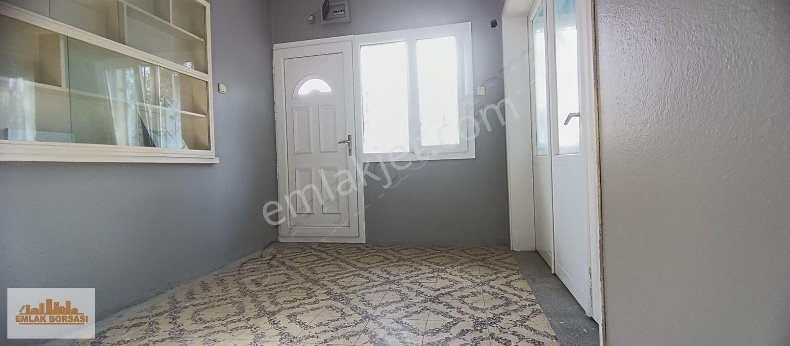 Karabağlar Aydın Kiralık Daire Karabağlar Aydın Mah. 2+1bakımlı Mustakil Giriş Bekara Verilir