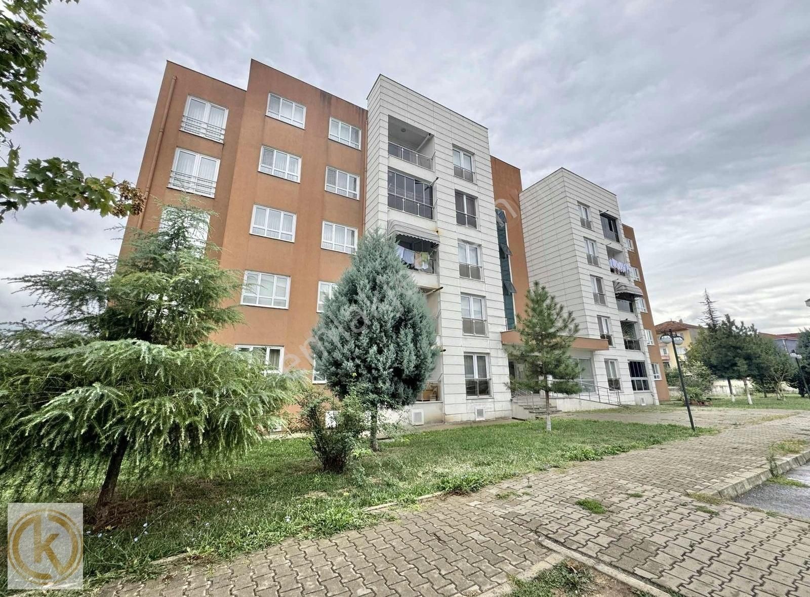 Erenler Küpçüler Satılık Daire KAYMAK EMLAKTAN ERENLER'DE SİTE İÇERSİNDE 140 M2 SATILIK DAİRE