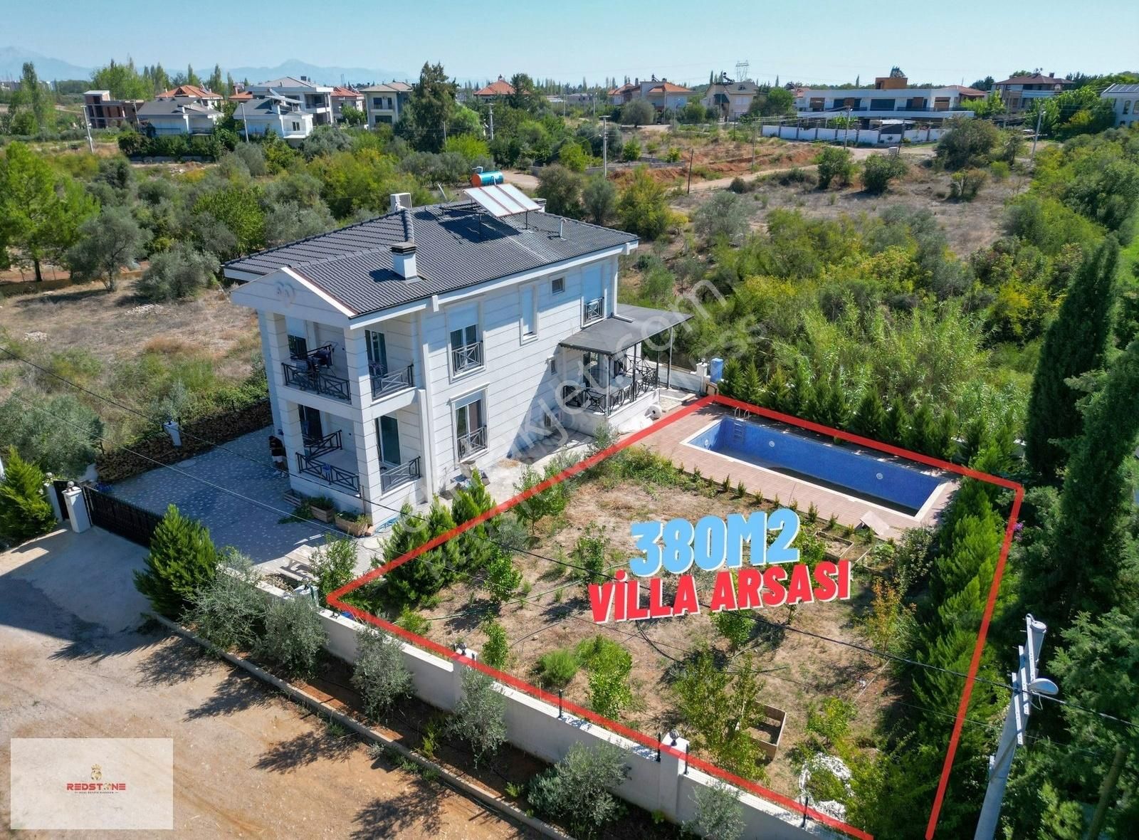 Döşemealtı Düzlerçamı Satılık Villa Döşemealtında 2 Arsa ve 300 m² Müstakil Villa İle Çifte Fırsat!