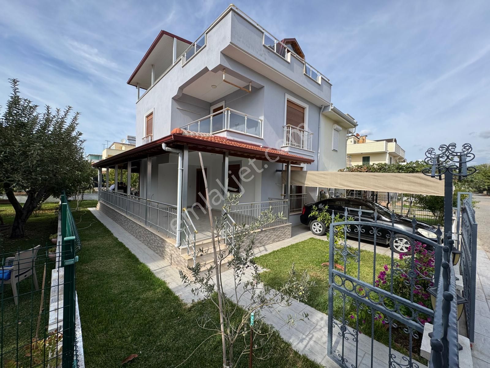 Dikili Kabakum Satılık Villa  İzmir Dikili Kabakum Bankacılarda Satılık Denize Yakın 3+1 Villa