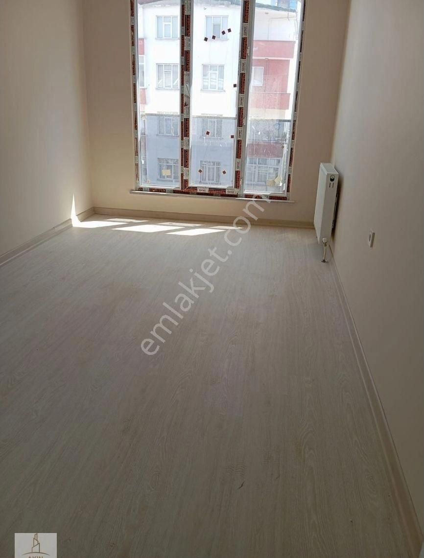 Küçükçekmece İnönü Satılık Daire HALKALI PAPAZ KÖPRÜSÜNE  KONUMUNDA  2+1 95 M2 SATILIK BOŞ DAİRE