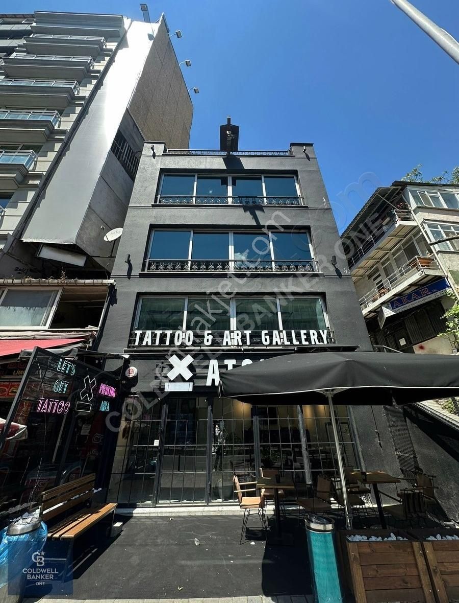 Beyoğlu Hacımimi Satılık Bina Karaköy Kemeraltı Caddesi'nde Kiracılı Satılık Prestijli İş Yeri