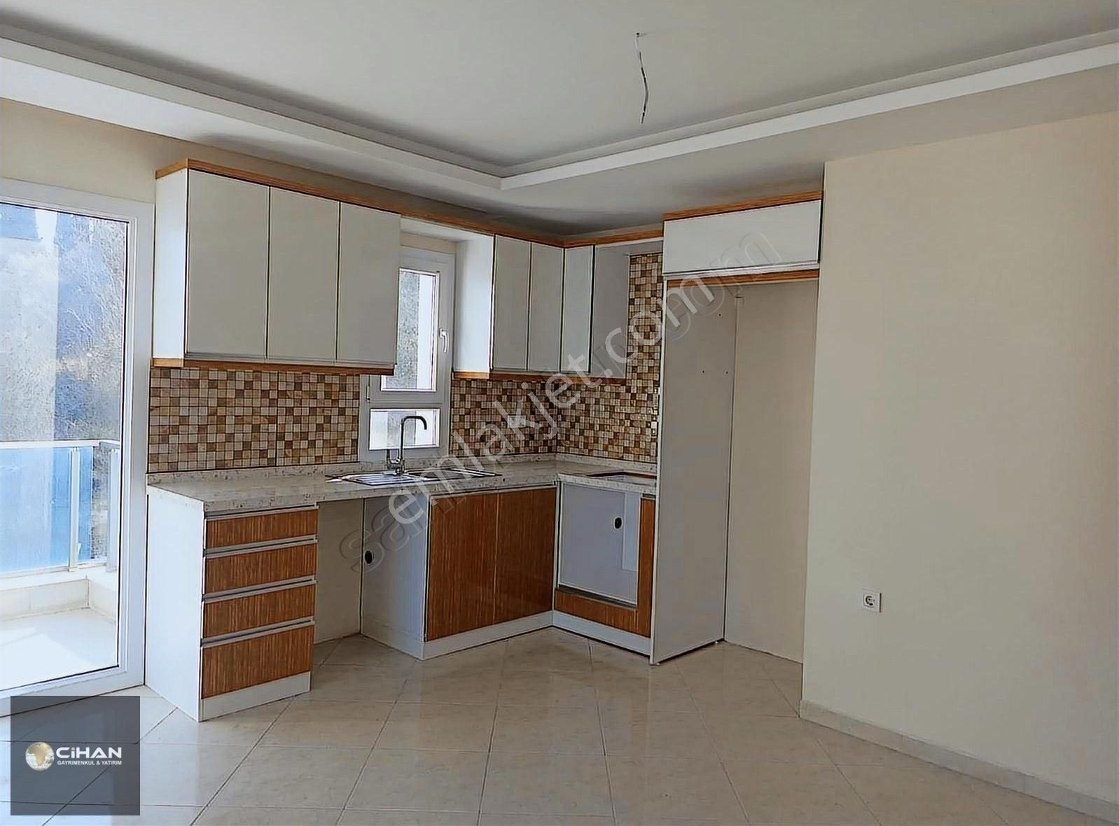 Kuşadası Değirmendere Satılık Daire HAVUZLU SİTEDE SATILIK ARA KAT 2+1 DAİRE