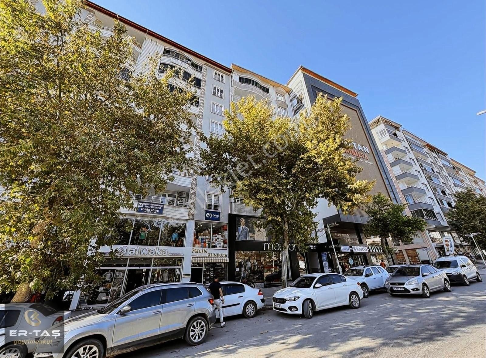 Pazarcık Menderes Satılık Daire ERTAŞ TAN PAZARCIK ÇARŞI CADDE ÜZERİ GENİŞ 3+1 SATILIK DAİRE