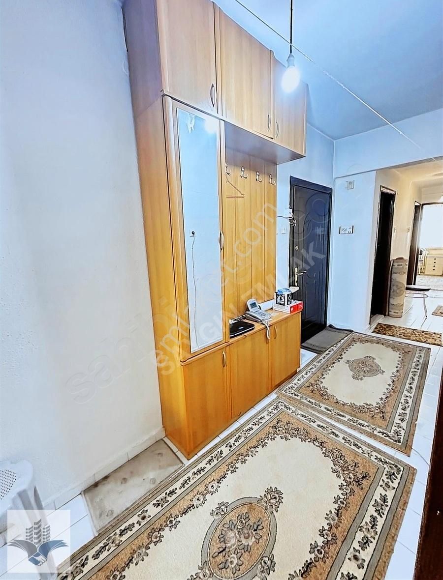 Tepebaşı Güllük Satılık Daire GÜLLÜK MAHALLESİ SAKARYA CADDESİ YAKINI ARAKAT 3+1 DAİRE