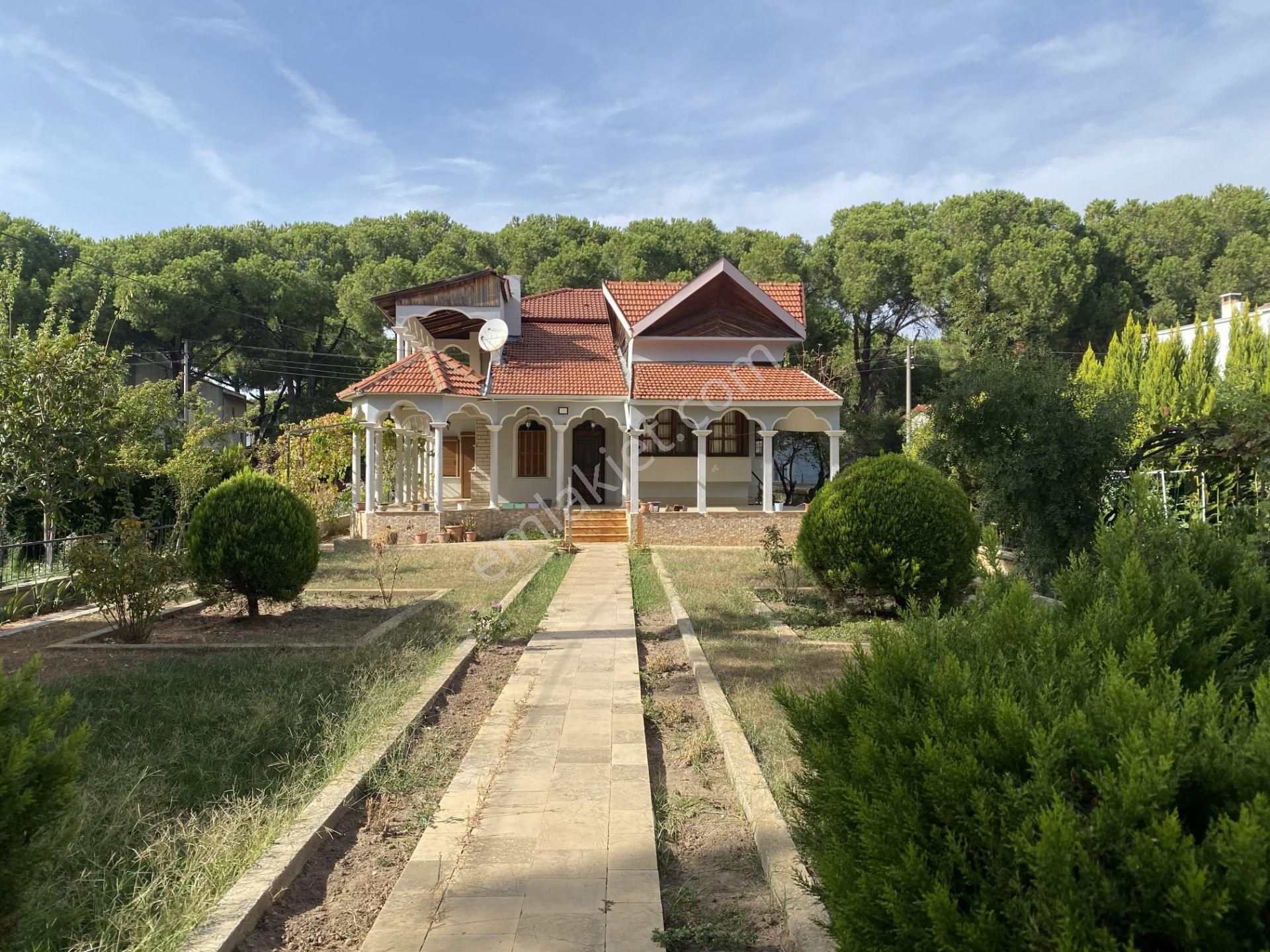 Ayvalık Altınova Satılık Villa AYVALIK ALTINOVA DA SATILIK MUHTESEM VİLLA.DENİZE 90 METRE MESAFEDE.