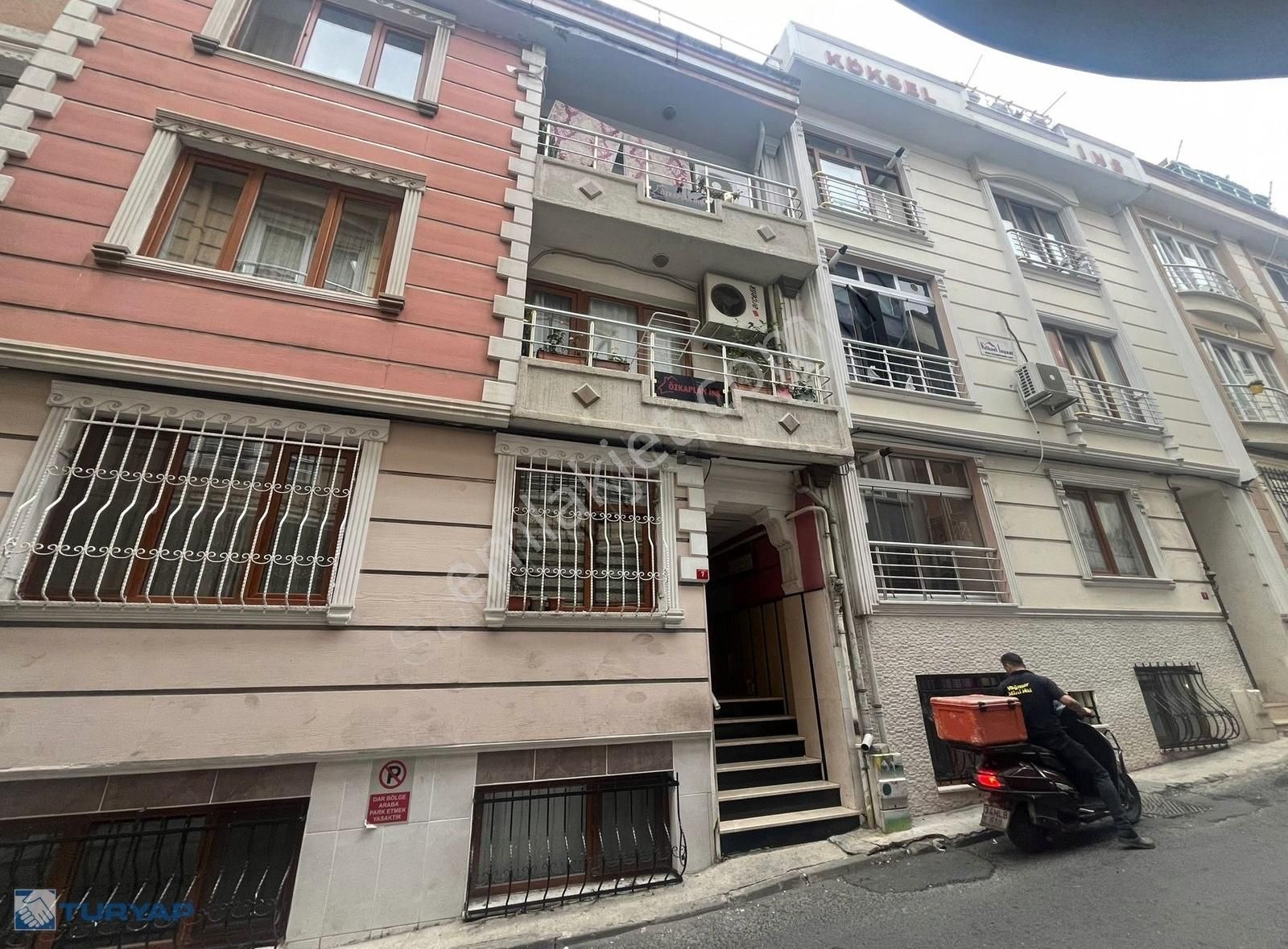 Eyüpsultan Rami Yeni Kiralık Daire TURYAP ALPHA'DAN YENİ MAHALLE HACIARİF SOKAKTA 2+1 DAİRE