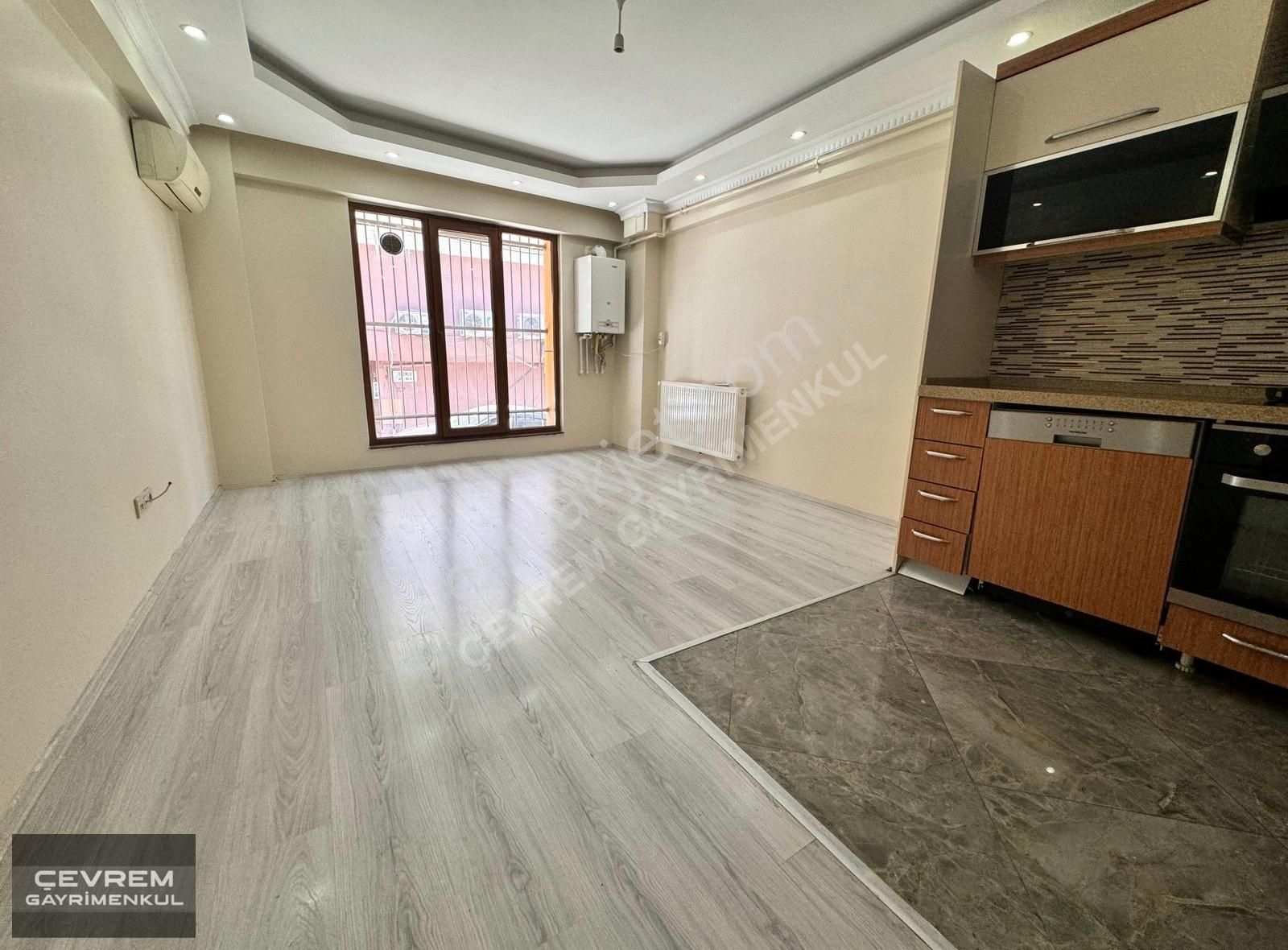 Küçükçekmece Yeşilova Kiralık Daire **ÇEVREM**DEN E5'e YAKIN BALKONLU 2+1 85m² YÜKSEK GİRİŞ