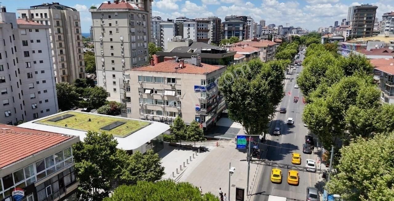 Kadıköy Caddebostan Satılık Ofis BAĞDAT CADDESİ ÜZERİNDE, APPLE STORE YANI, YATIRIM & REKLAM DEĞERİ YÜKSEK İŞYERİ