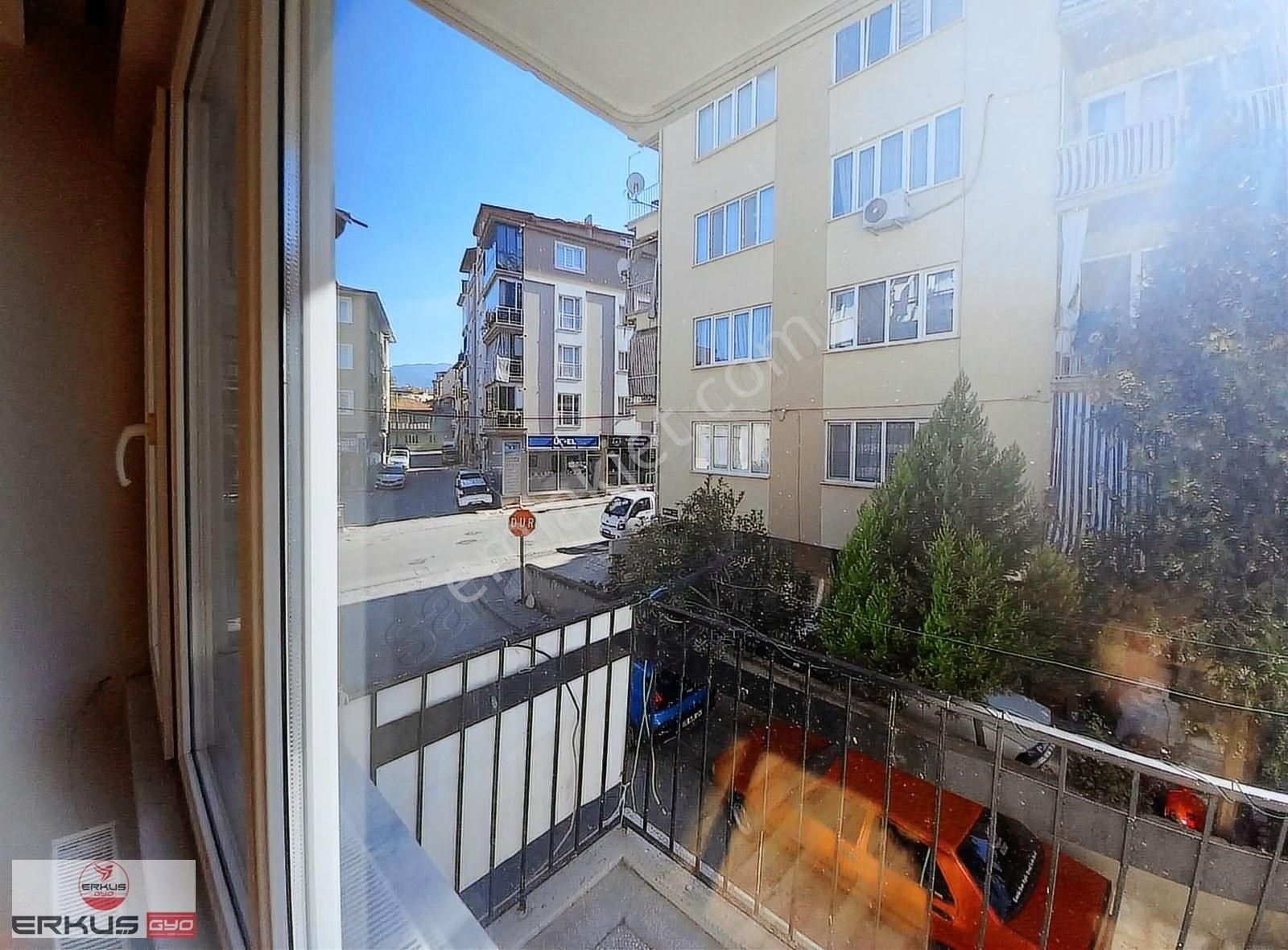 Merkezefendi Akkonak Kiralık Daire ERKUŞ GYO DAN YEŞİLKÖY CADDESİNDE KİRALIK 3+1 ARA KATI DAİRE