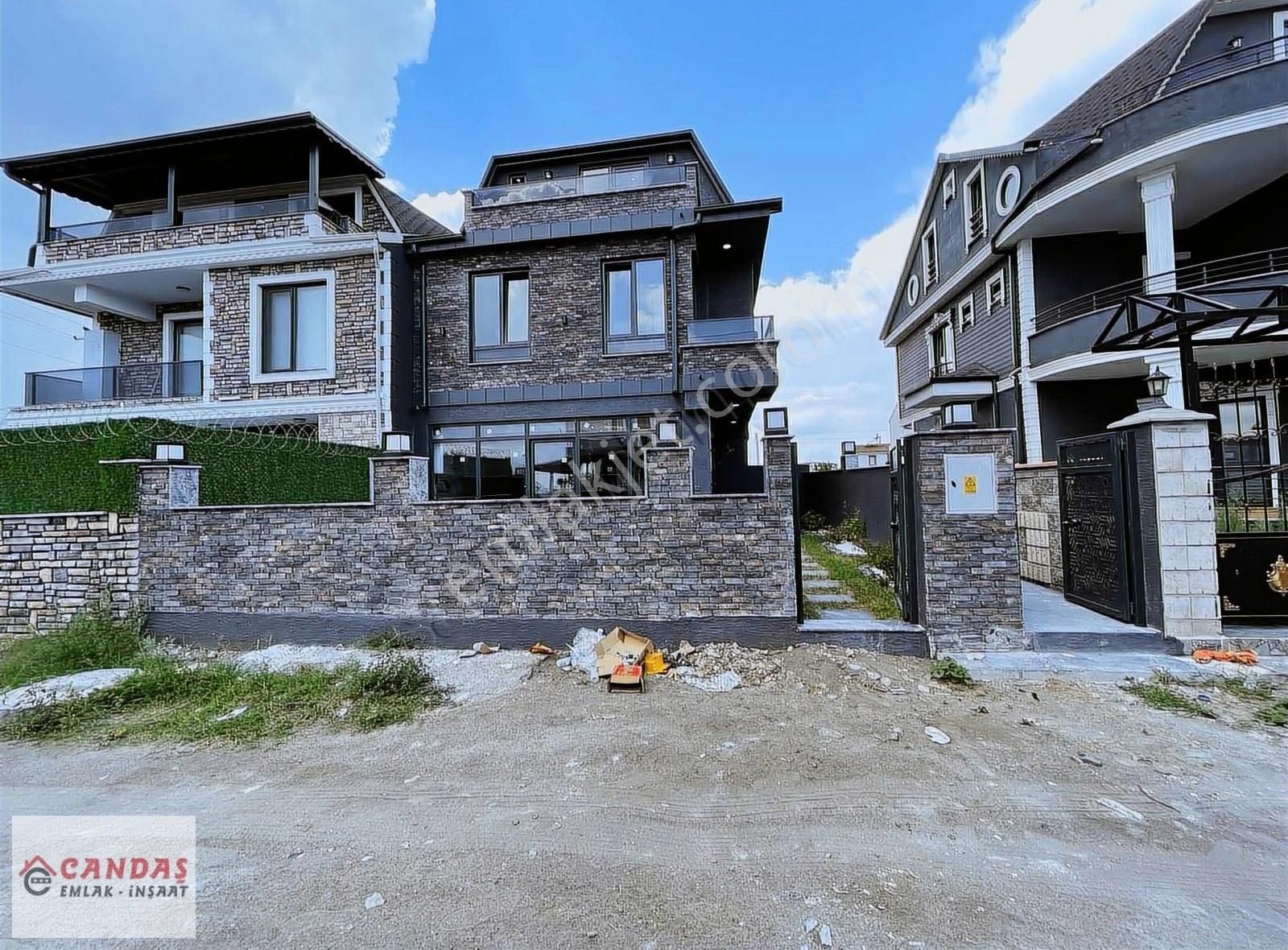 Kocaali Alandere Satılık Villa 3+1 ÖN CEPHE MÜSTAKİL GİRİŞLİ HAVUZLU Y.ISITMA İSKANLI