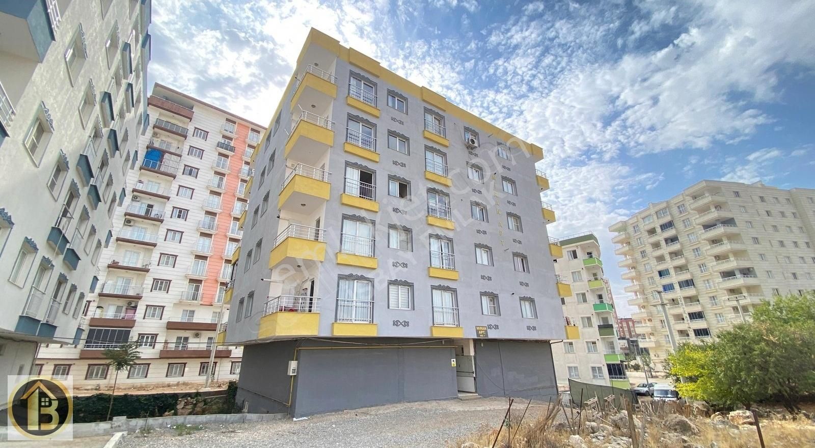 Artuklu Nur Satılık Daire İSBAY EMLAK'TAN ARAŞTIRMA HASTANESİ ARKASI SATILIK 1+1 DAİRE