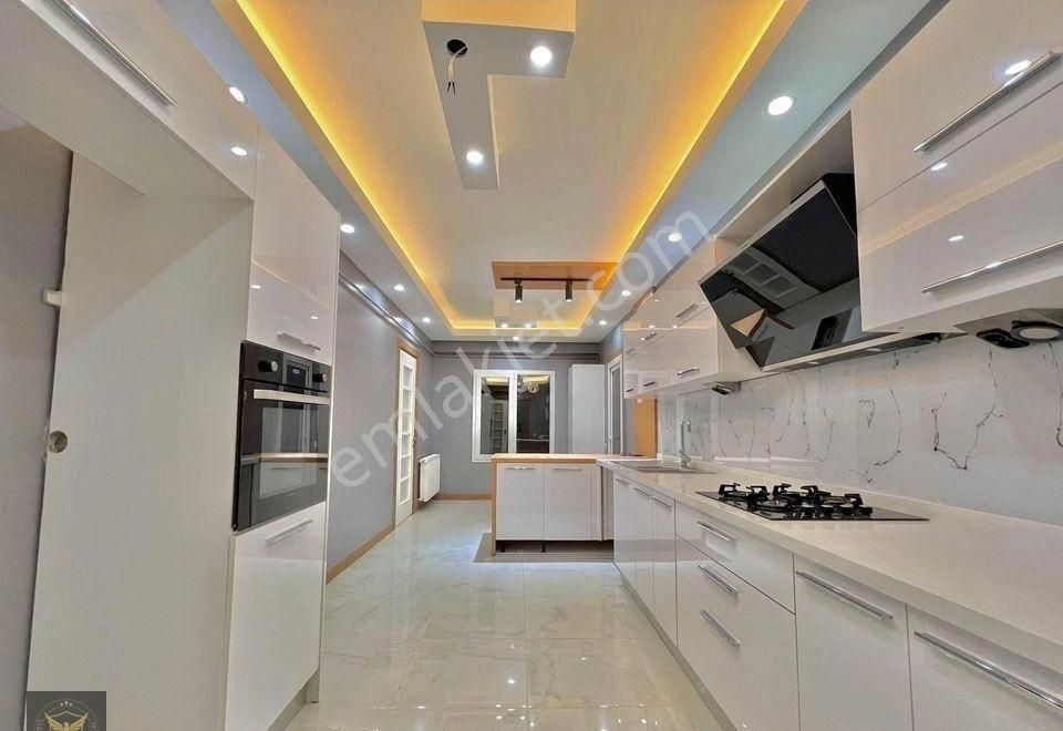 Beylikdüzü Cumhuriyet Satılık Daire ŞAHİN İNŞAAT'TAN BEYLİKDÜZÜ CUMHURİYET MAH  METROBUSE YAKIN 3+1 SATILIK DAİRE