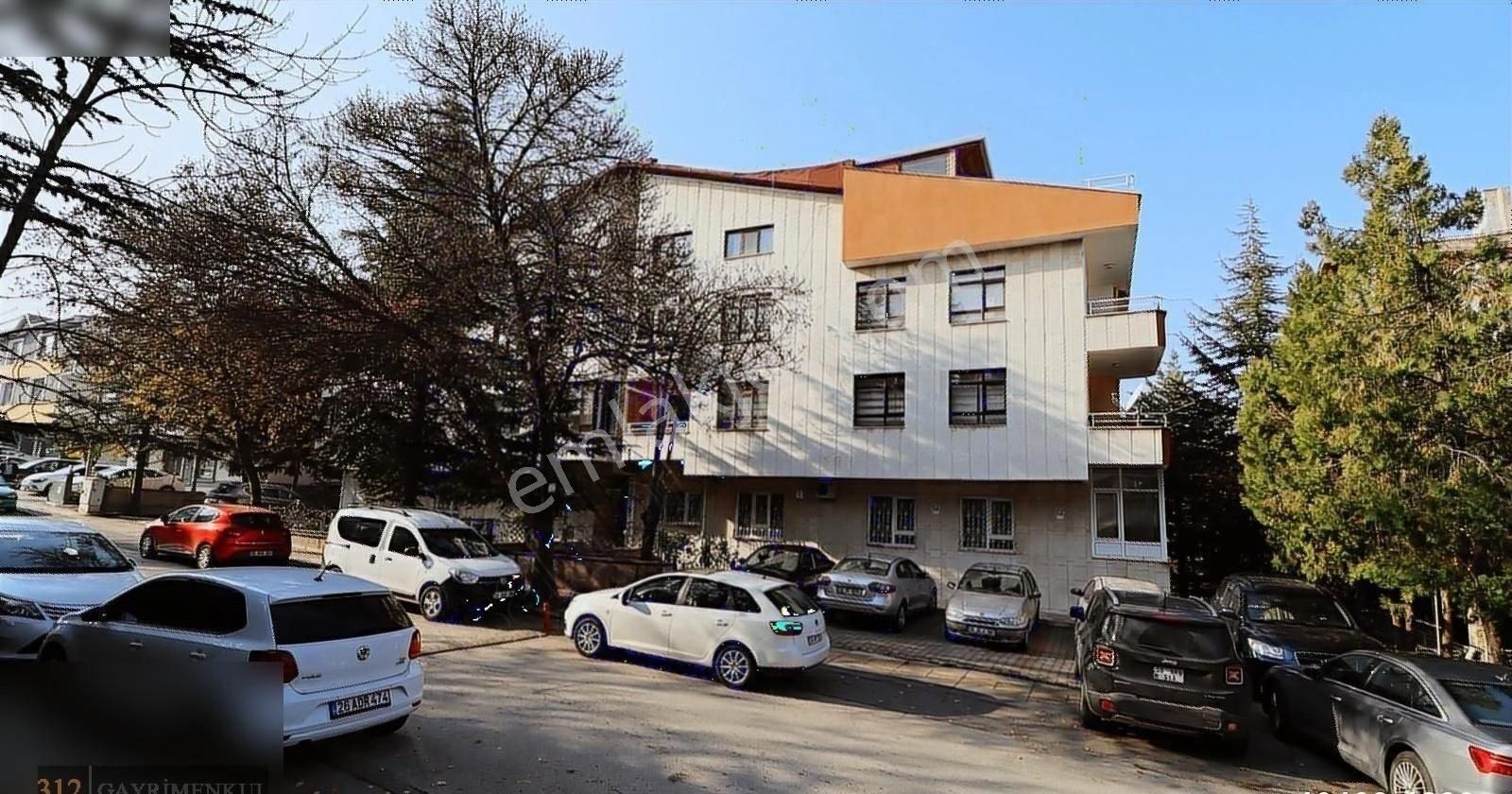 Çankaya Aşağı Öveçler Satılık Daire 312 | ÖVEÇLER DE BAHÇE KULLANIMLI SATILIK 4+1 DAİRE