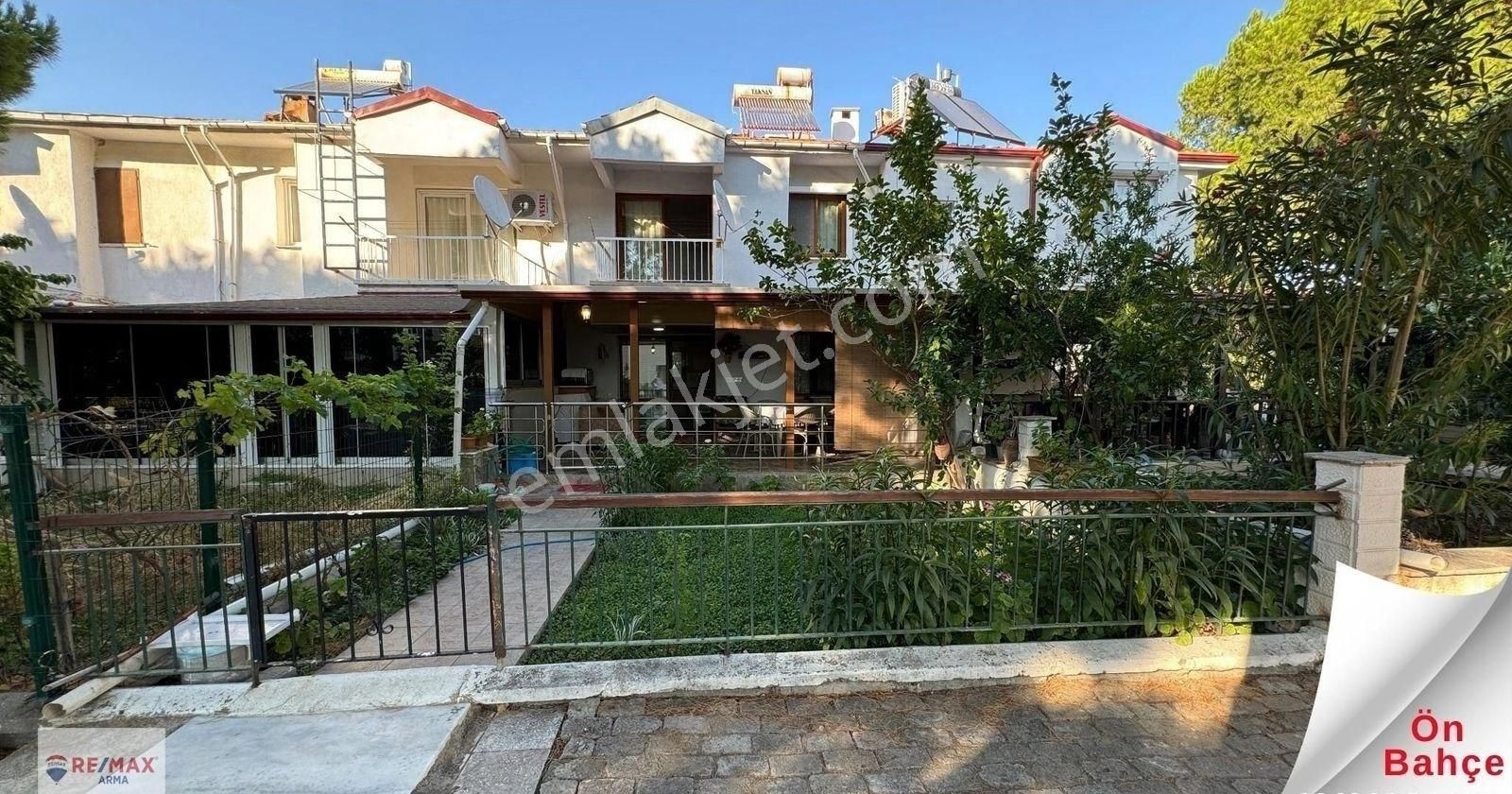 Dikili Çandarlı Satılık Yazlık İzmir Dikili Çandarlı Tatil Köyü Sedef Adasında Satılık 3+1 Yazlık