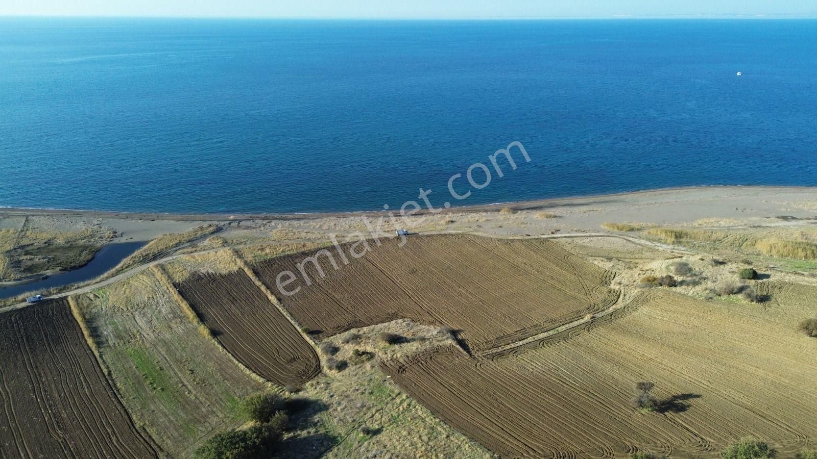 Ayvacık Kösedere Köyü (Karaayıt) Satılık Tarla Çanakkale/ayvacık/kösedere/denize Sıfır Satılık Arsa !