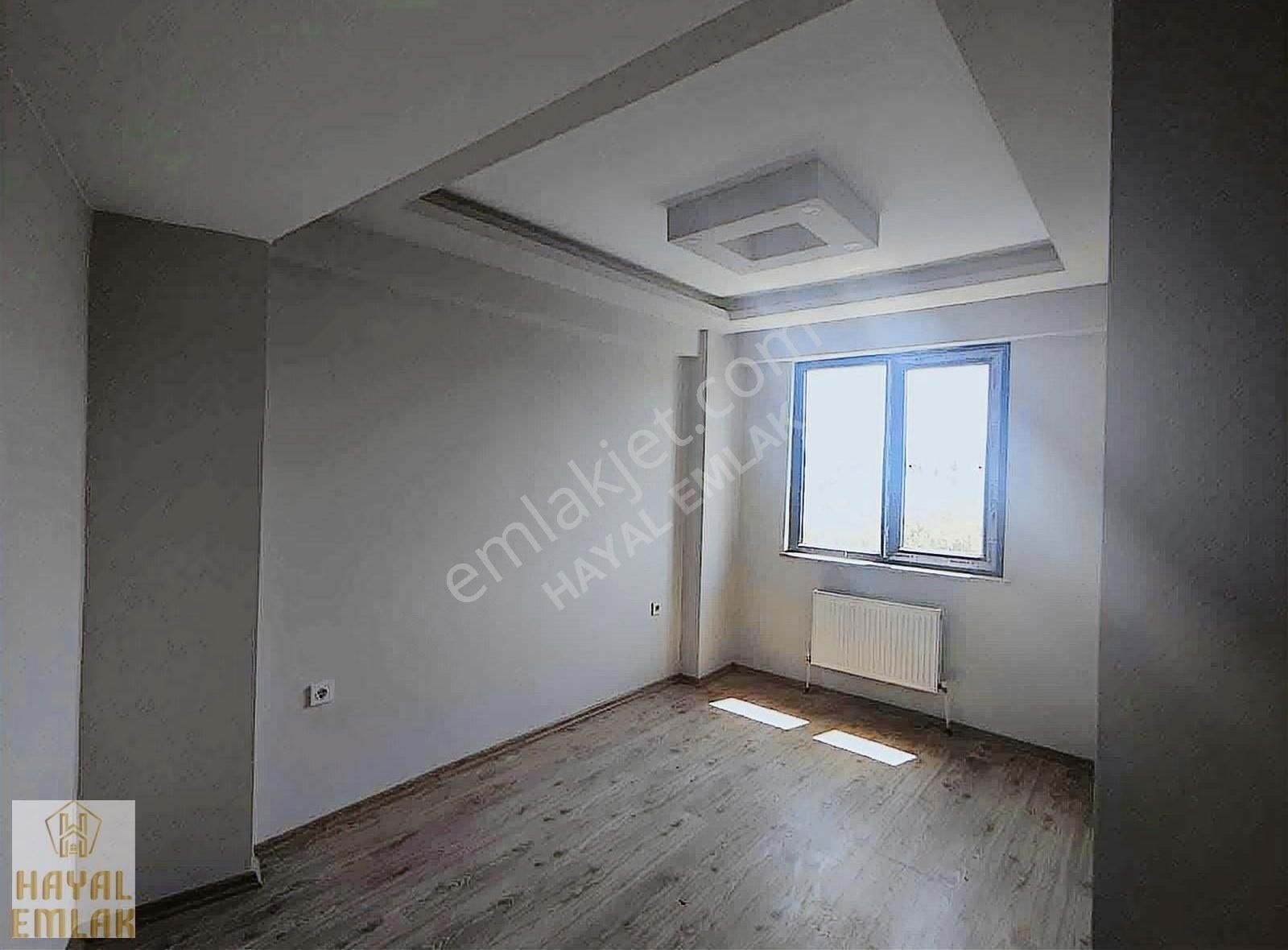 Ezine Camikebir Kiralık Daire Ana Cadde Üzerinde Kiralık 2+1 Açık Mutfak Daire