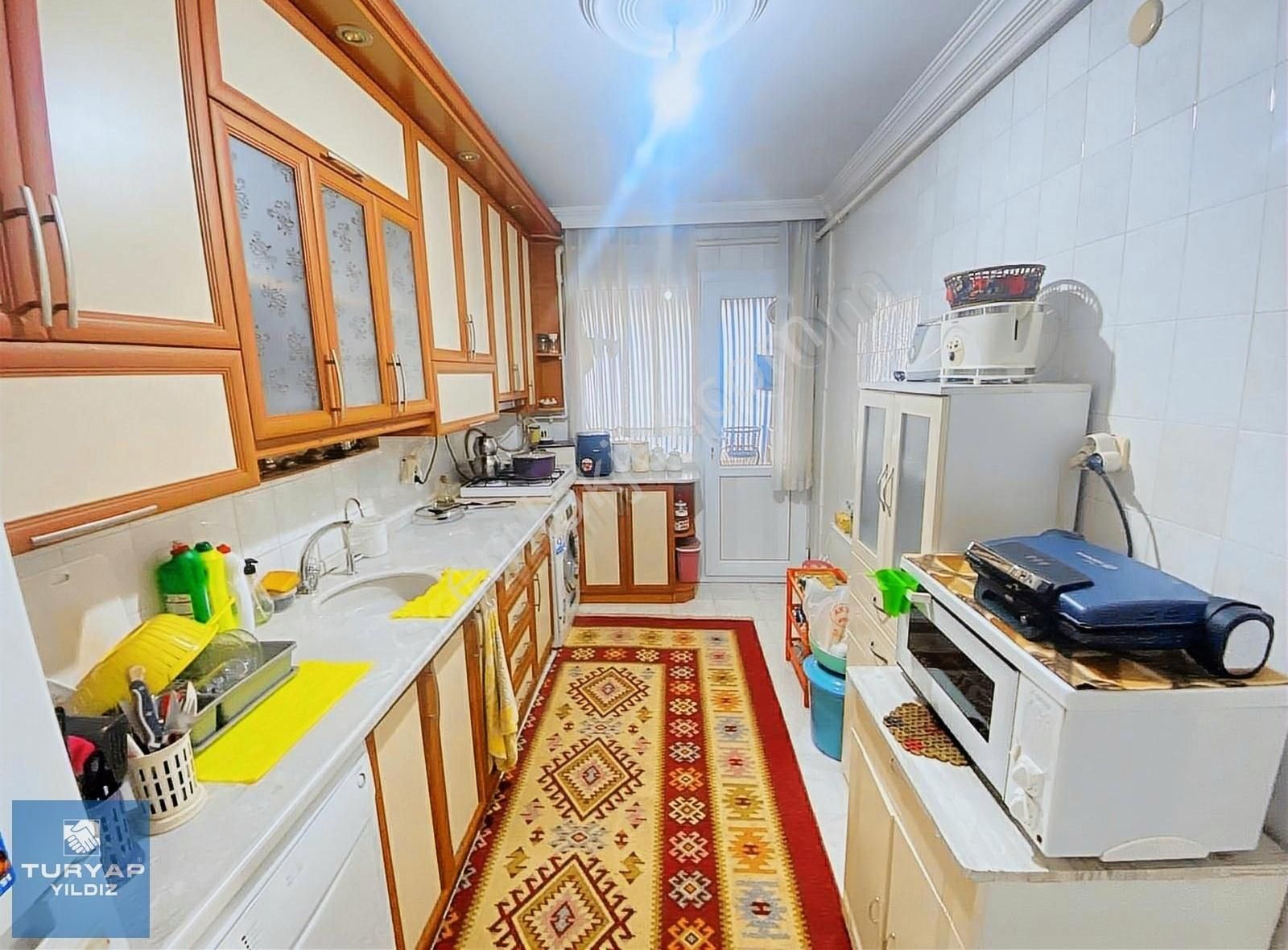 Buca Fırat Satılık Daire BUCA HİPODROM YAKINI DOĞALGAZLI KÖŞE 3+1 ACİL SATILIK DAİRE