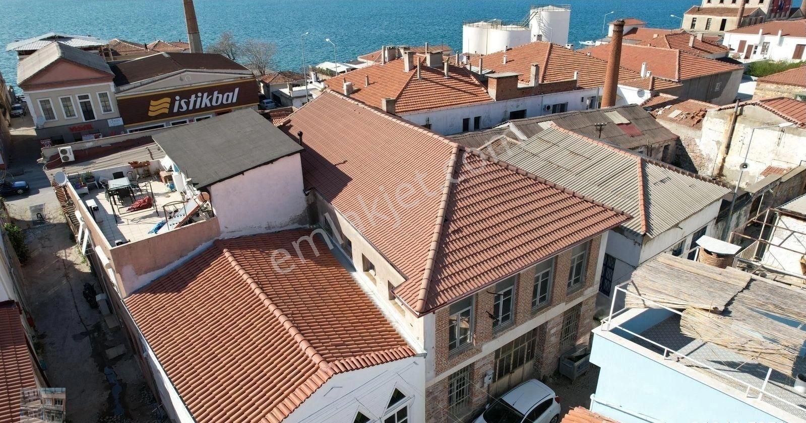 Ayvalık Sakarya Satılık Bina BALIKESİR AYVALIK TA SATILIK BİNA.MERKEZDE.DENİZE YAKIN