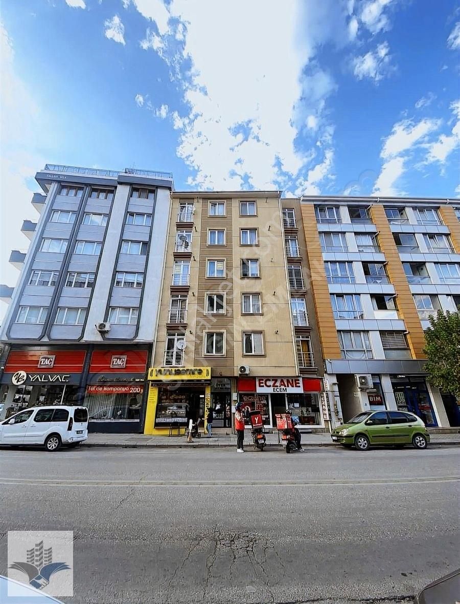 Tepebaşı Bahçelievler Kiralık Daire BAHÇELİEVLER MAH. SEYLAP CADDESİ ÜZERİNDE ARAKAT 2+0 DAİRE