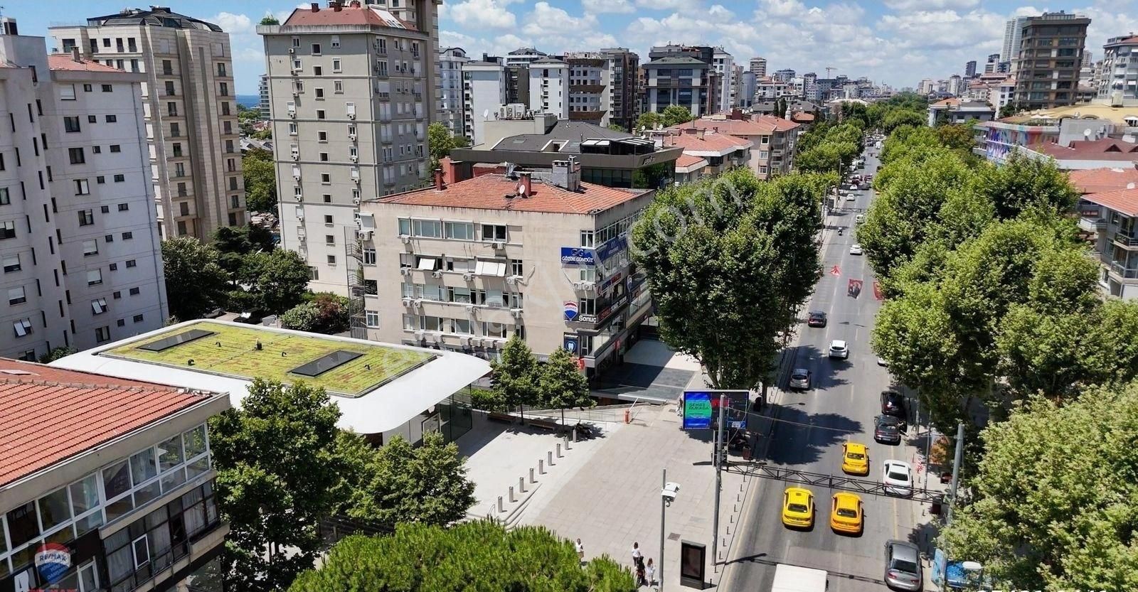 Kadıköy Caddebostan Satılık Apartman Dairesi BAĞDAT CADDESİ ÜZERİNDE, APPLE STORE YANI KONUT YA DA İŞYERİNE UYGUN 5+1 ...