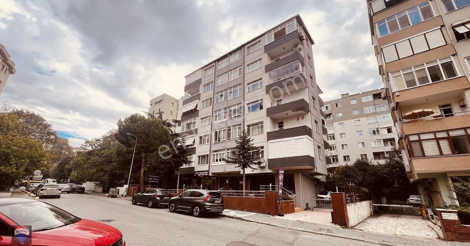 Kadıköy Kozyatağı Satılık Daire KOZYATAĞI'NDA FERAH YENİLENMİŞ DAİRE