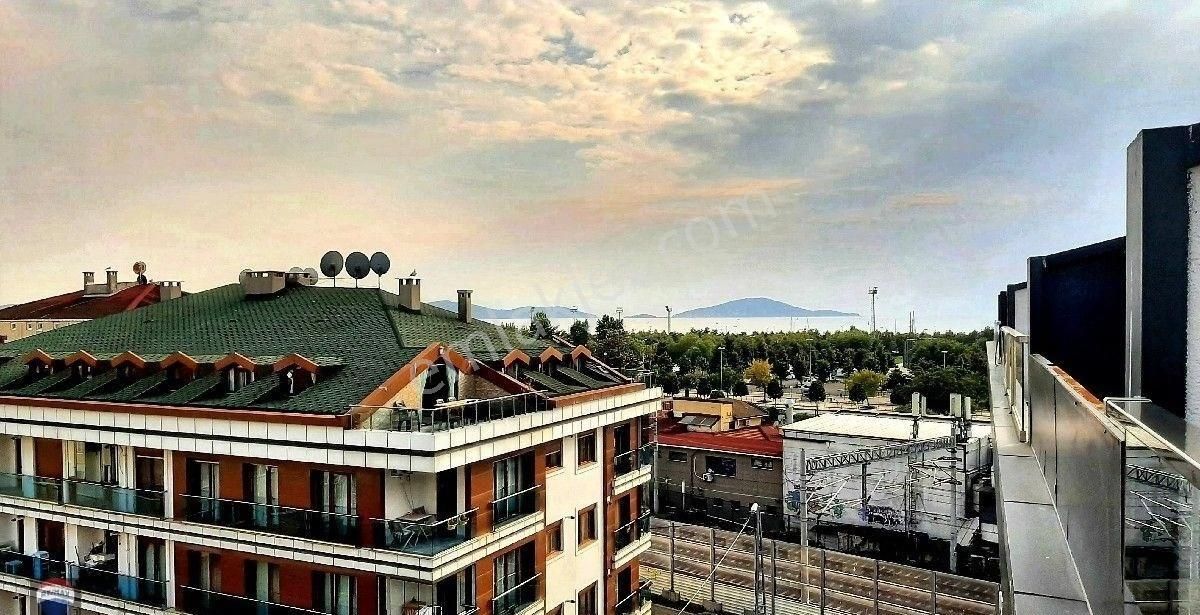 Maltepe Çınar Satılık Daire Deniz ve Ada Manzaralı 5+2 Harika Dubleks Daire