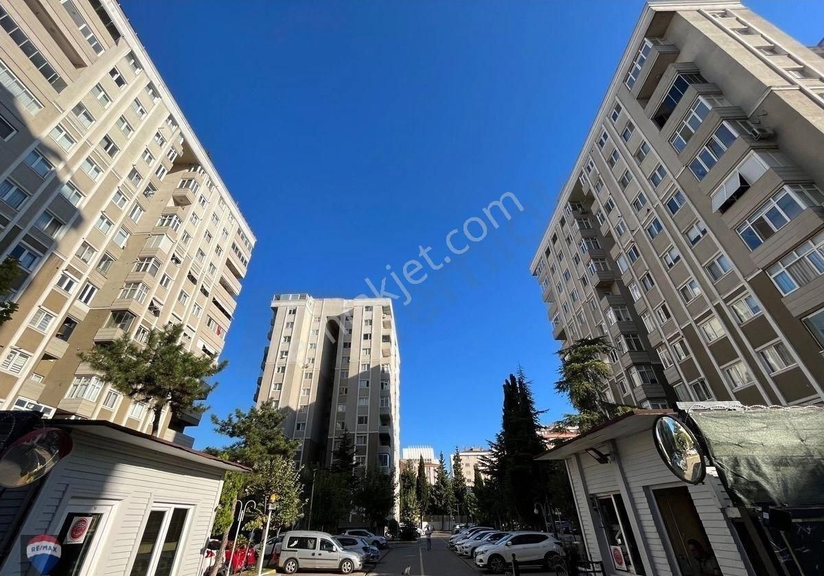 Kartal Kordonboyu Kiralık Daire KORDONBOYU SAHİLDE MARMARAY 1 DK GÜVENLİKLİ SİTEDE FULL EŞYALI