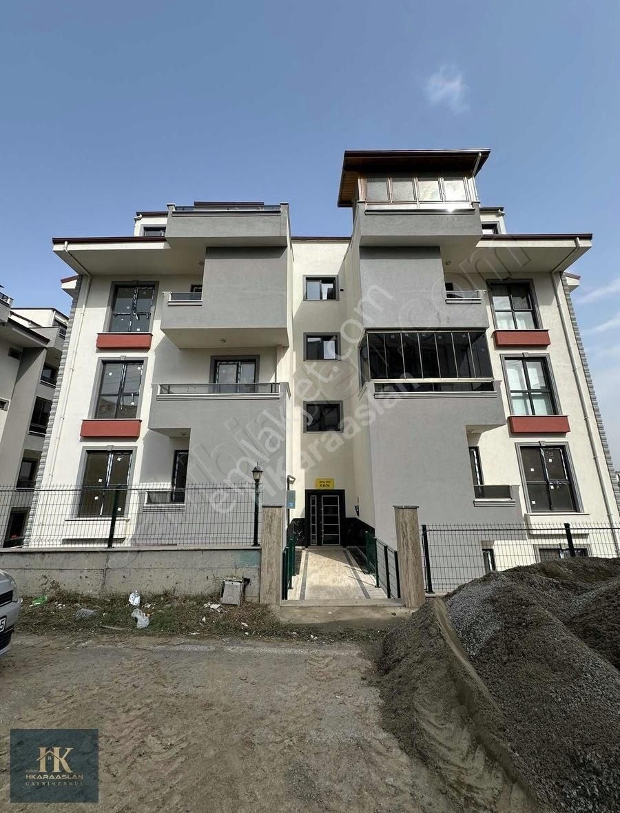 Başiskele Barbaros Satılık Daire HK dan BARBAROS'da ACİL SATILIK FIRSAT 4+1 DAİRE