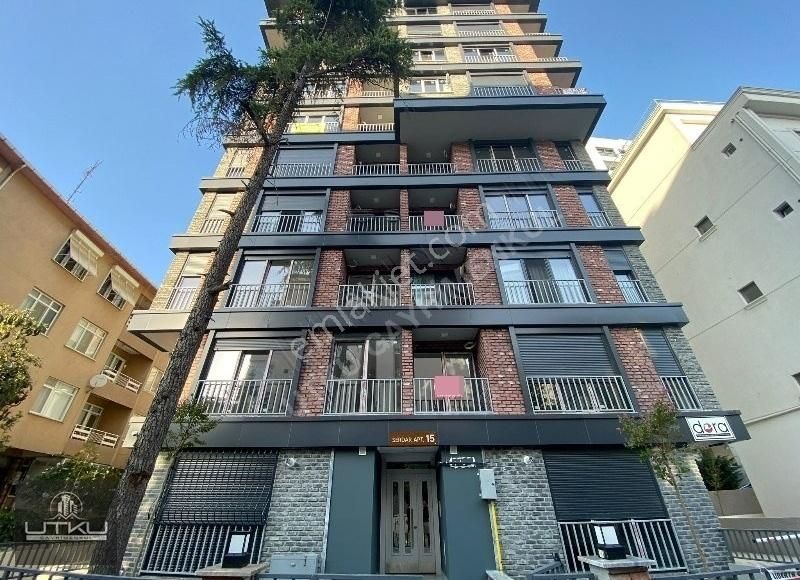 Kadıköy Zühtüpaşa Satılık Daire UTKU'DAN ZÜHTÜPAŞA'DA CADDEYE 2. BİNADA SIFIR BALKONLU 85m2 2+1