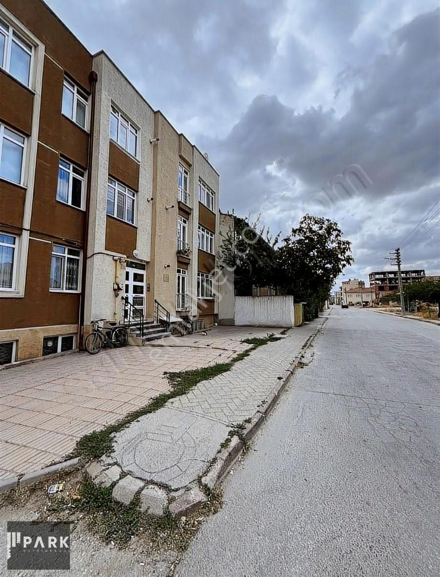 Tepebaşı Şirintepe Satılık Daire PARK GAYRİMENKULDEN ŞİRİNTEPEDE SATILIK 3+1 DAİRE