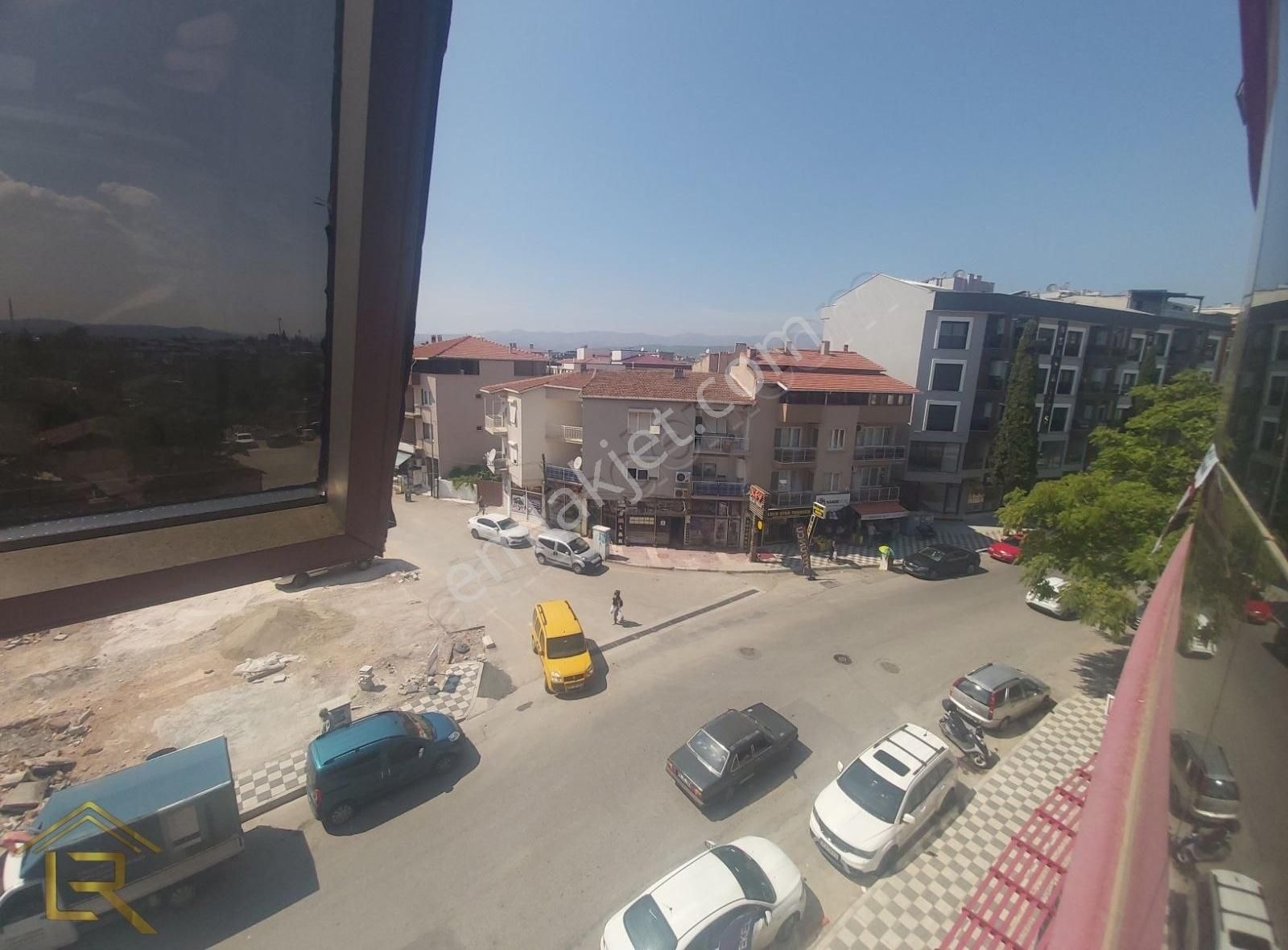 Menderes Kemalpaşa Kiralık Ofis LARİNDEN ATATÜRK CADDESİ ÜZERİNDE 110 M2 KİRALIK 2+1 OFİS