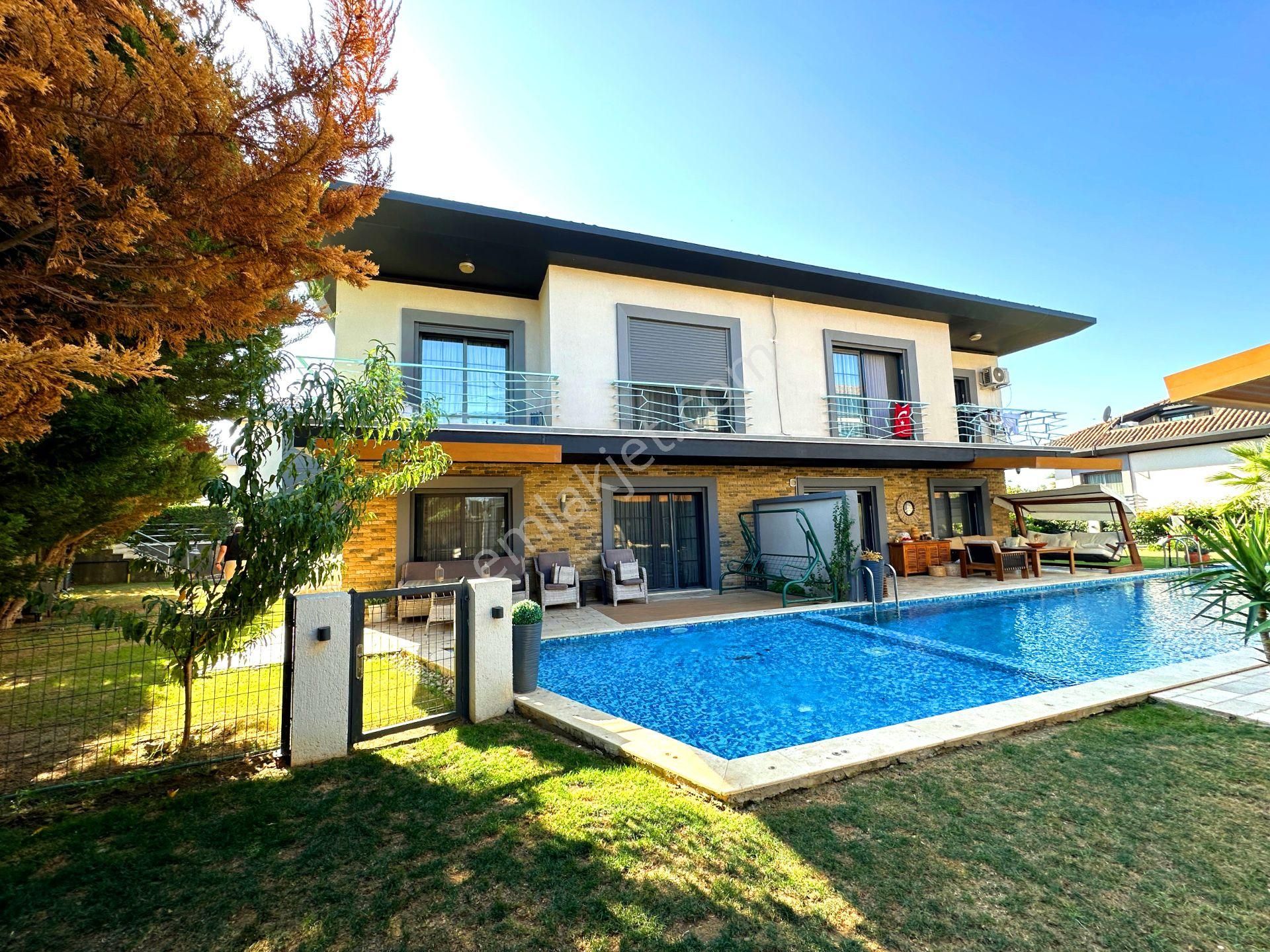 Güzelbahçe Kahramandere Satılık Villa  VF den Kahramandere de Harika Konumuyla Satılık 4+1 Villa