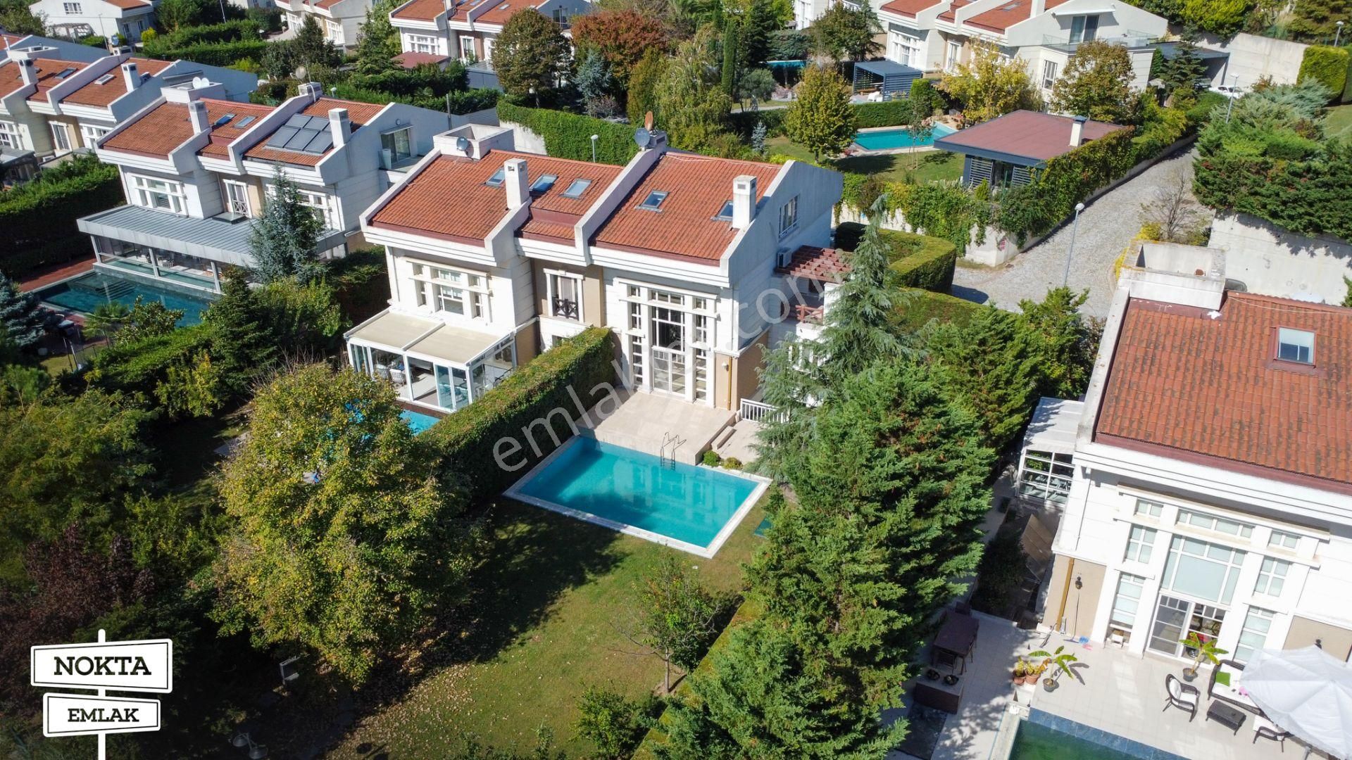 Sarıyer Kumköy Satılık Villa  NOKTA'DAN MARENEGRO'DA GENİŞ BAHÇELİ GÖLET İSKELESİ OLAN VİLLA