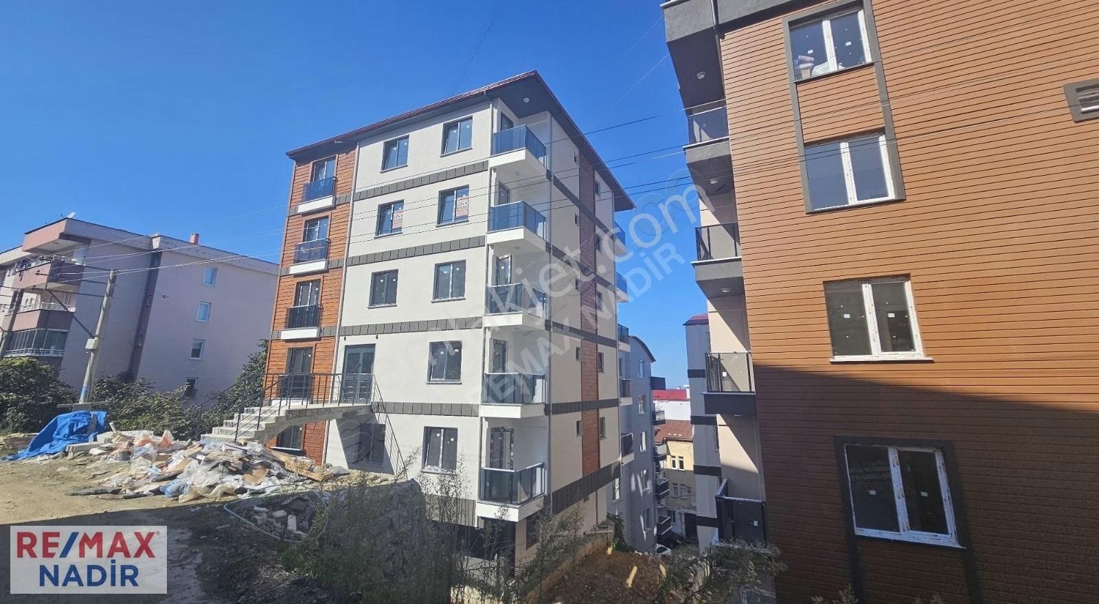 Giresun Merkez Teyyaredüzü Satılık Daire REMAX NADİR'DEN MUHTEŞEM DENİZ MANZARALI 2+1 SATILIK DAİRE