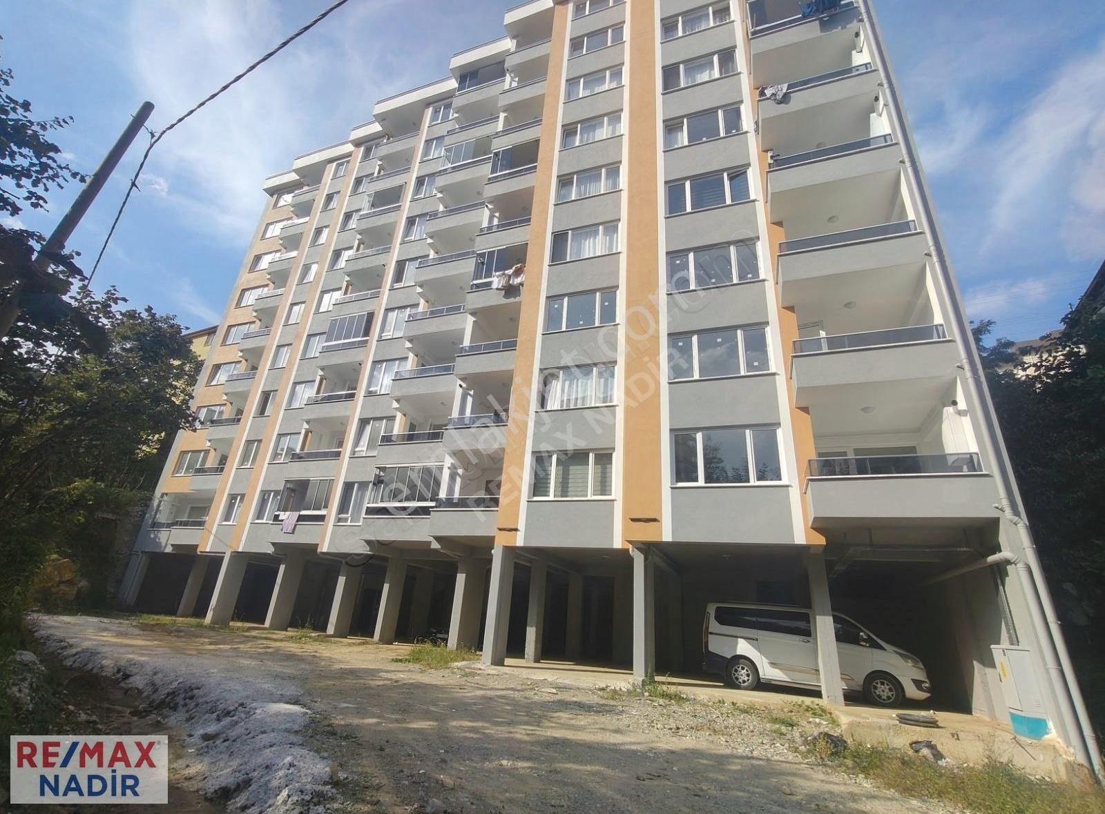 Giresun Merkez Aksu Kiralık Daire REMAX NADİR AKSU HASTANE YAKINI OTURUMA HAZIR GENİŞ 1+1 75 M2