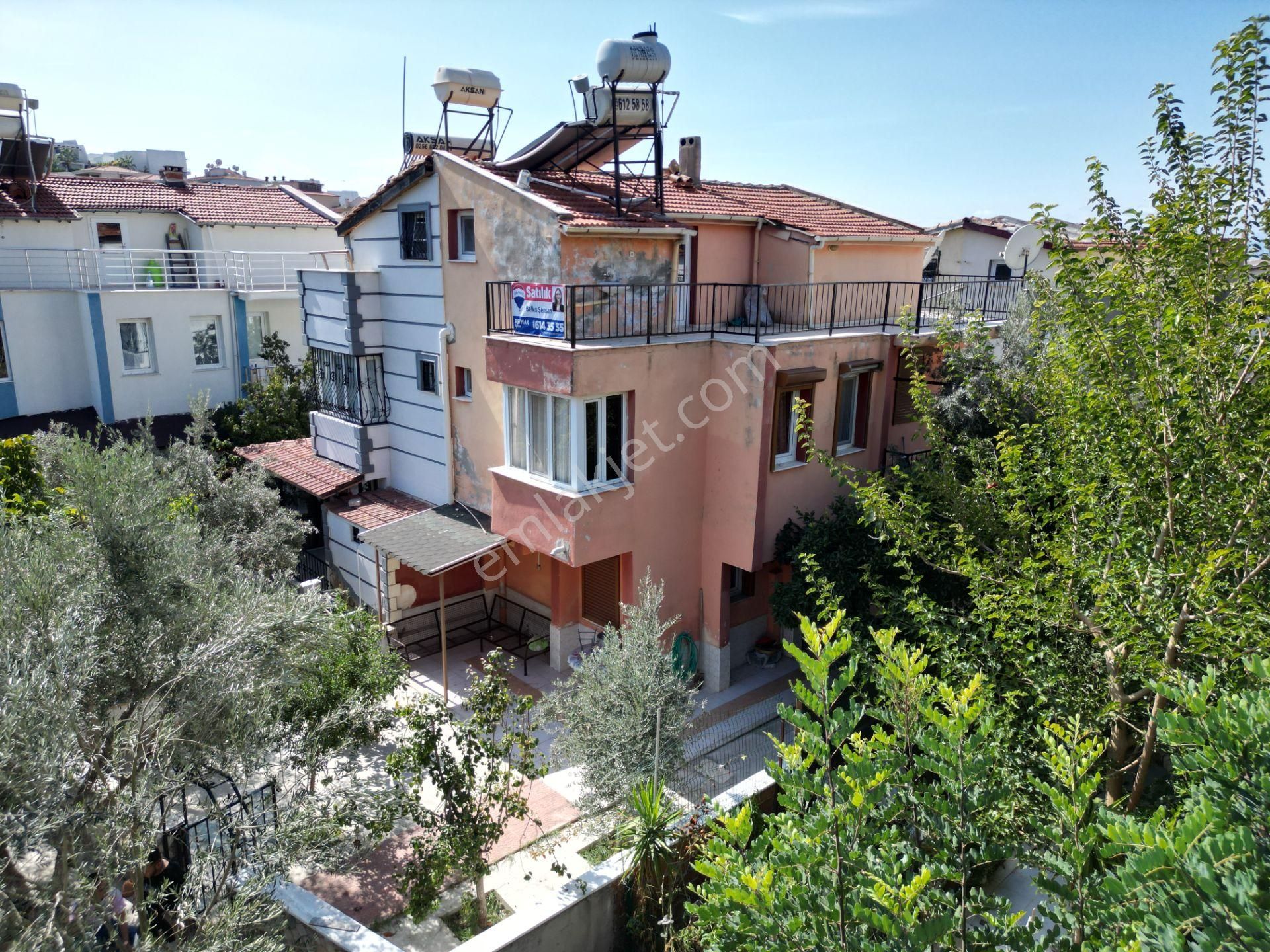 Kuşadası Değirmendere Satılık Villa  KUŞADASI DEĞİRMENDERE KARTAŞ SİTESİNDE SATILIK VİLLA