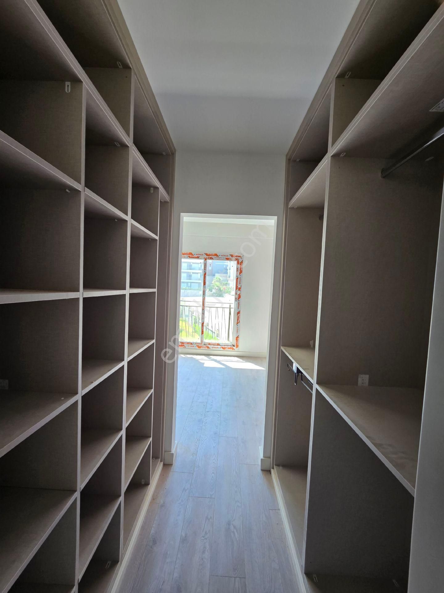 Kuşadası Değirmendere Mevkiinde 2+1 85m²havuzlu Güvenlikli Otoparklı Sitede Lux Daireler - Görsel 19