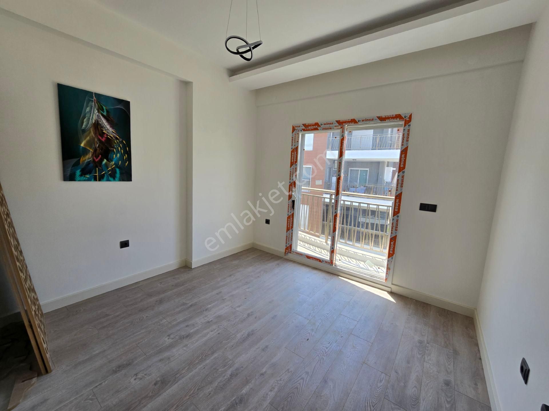 Kuşadası Değirmendere Mevkiinde 2+1 85m²havuzlu Güvenlikli Otoparklı Sitede Lux Daireler - Görsel 24