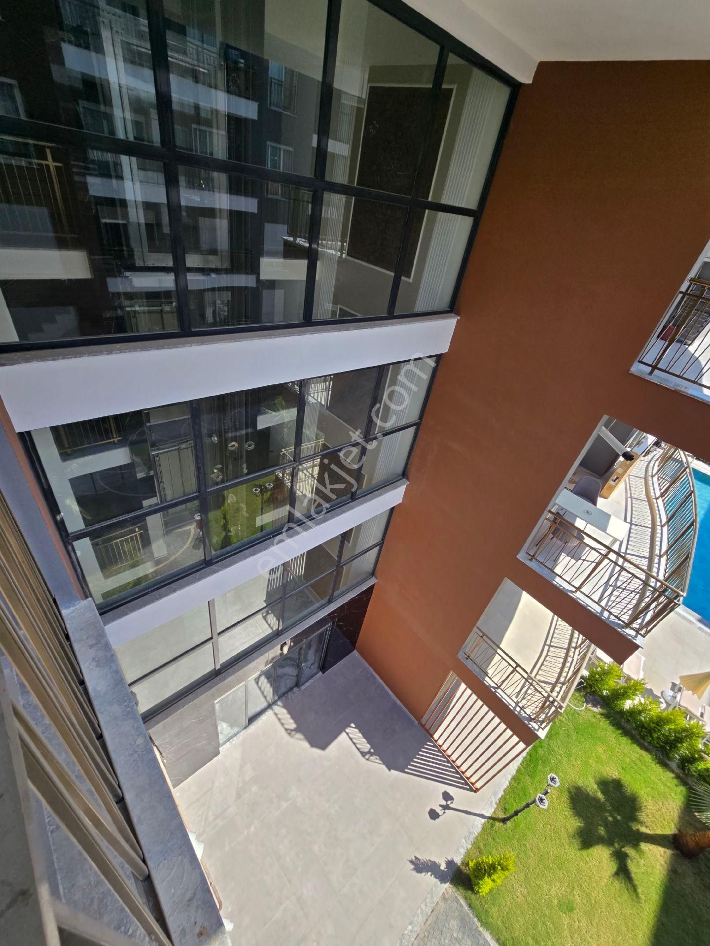 Kuşadası Değirmendere Mevkiinde 2+1 85m²havuzlu Güvenlikli Otoparklı Sitede Lux Daireler - Görsel 34